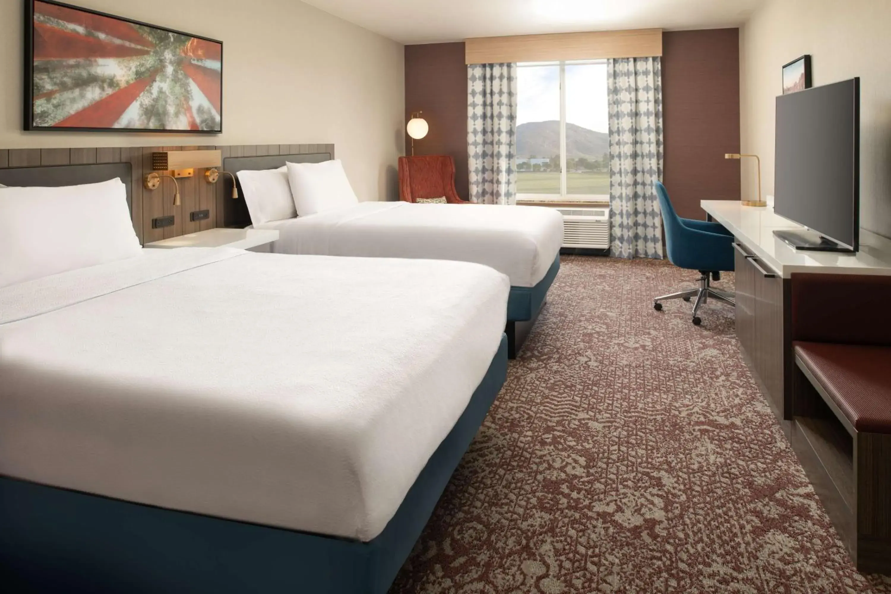 Queen Room with Two Queen Beds in Hilton Garden Inn Fontana Queen Room with Two Queen Beds in Hilton Garden Inn Fontana