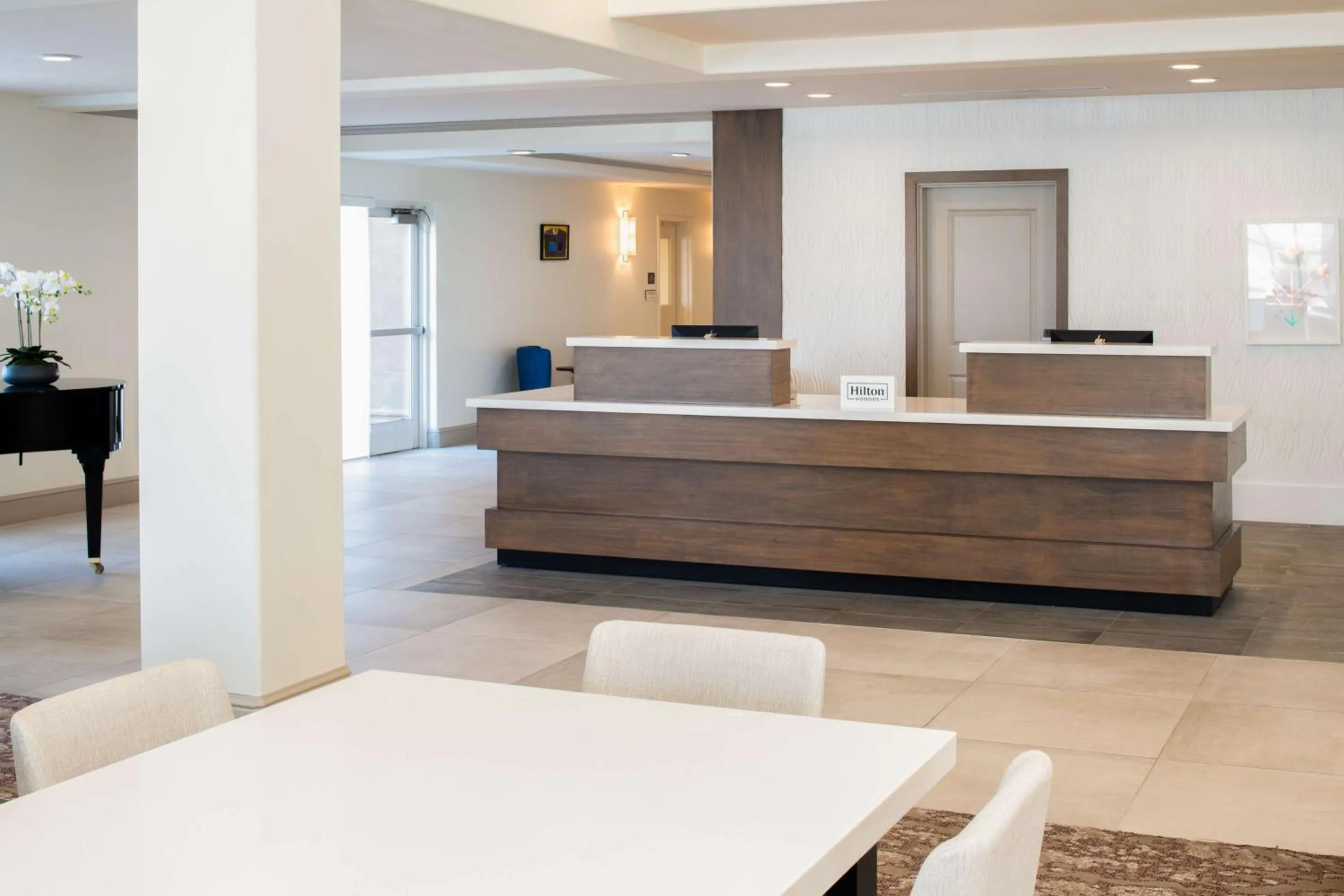 Lobby or reception in Hilton Garden Inn Fontana