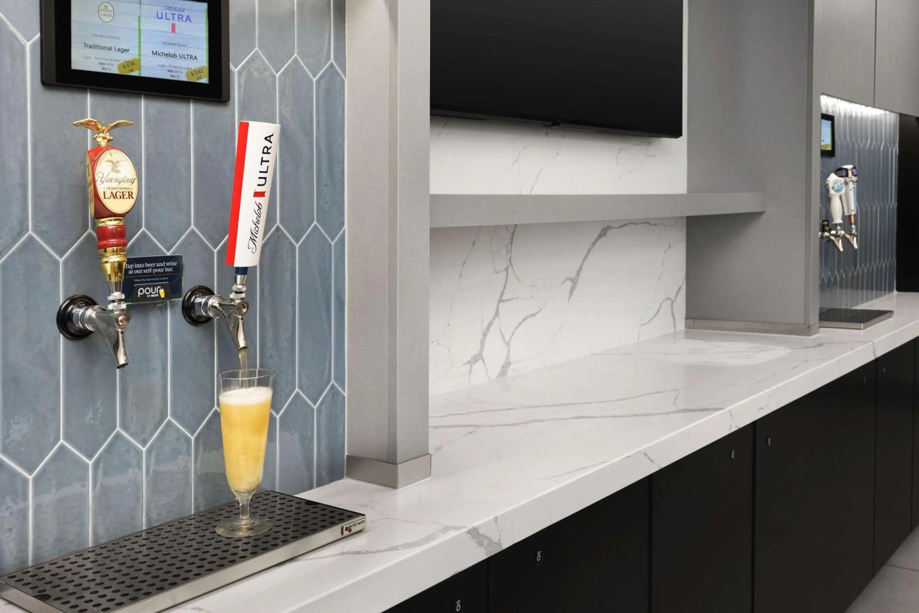 Lounge or bar in Homewood Suites by Hilton York