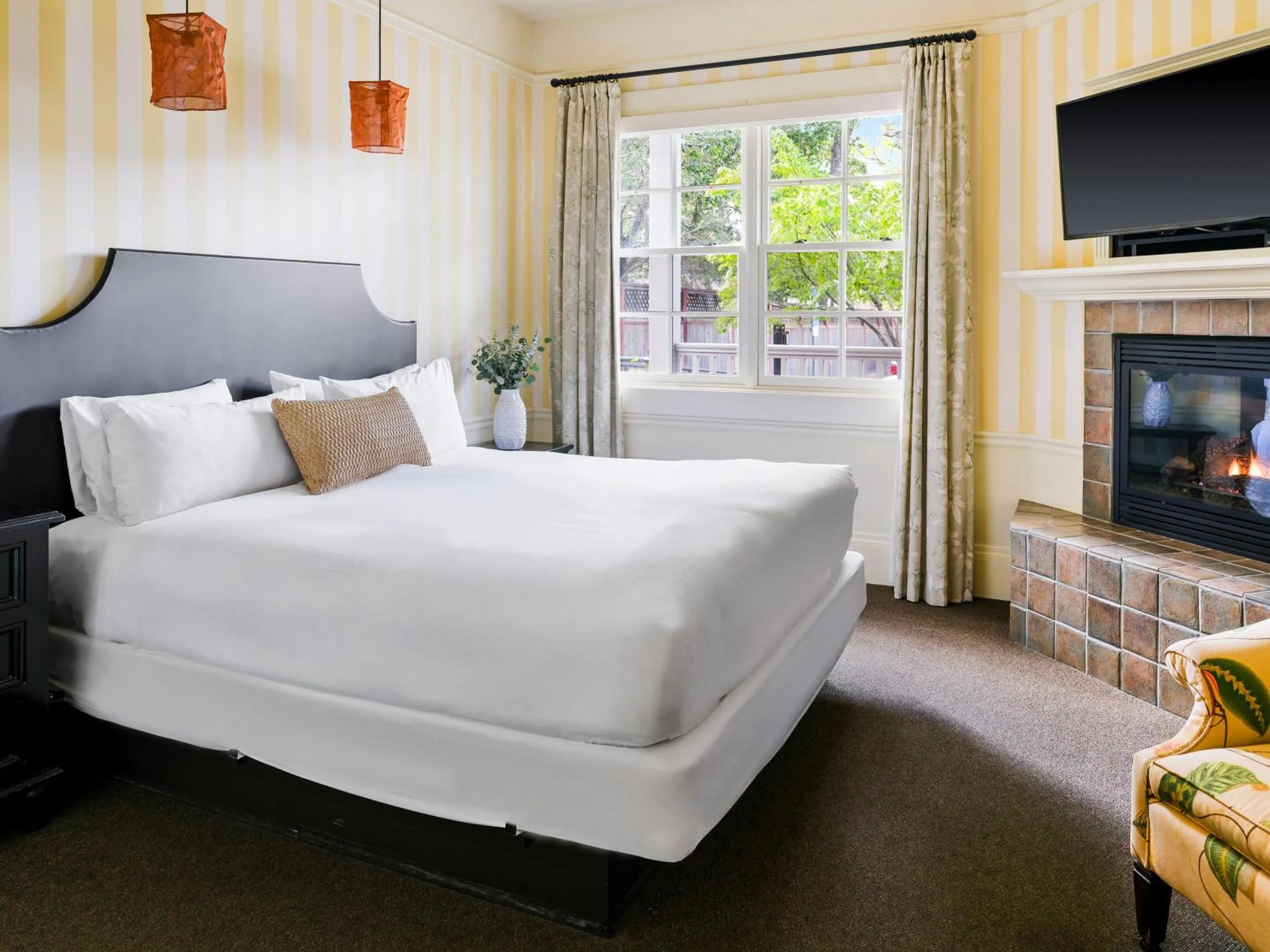 Bed in Inn at Sonoma, A Four Sisters Inn