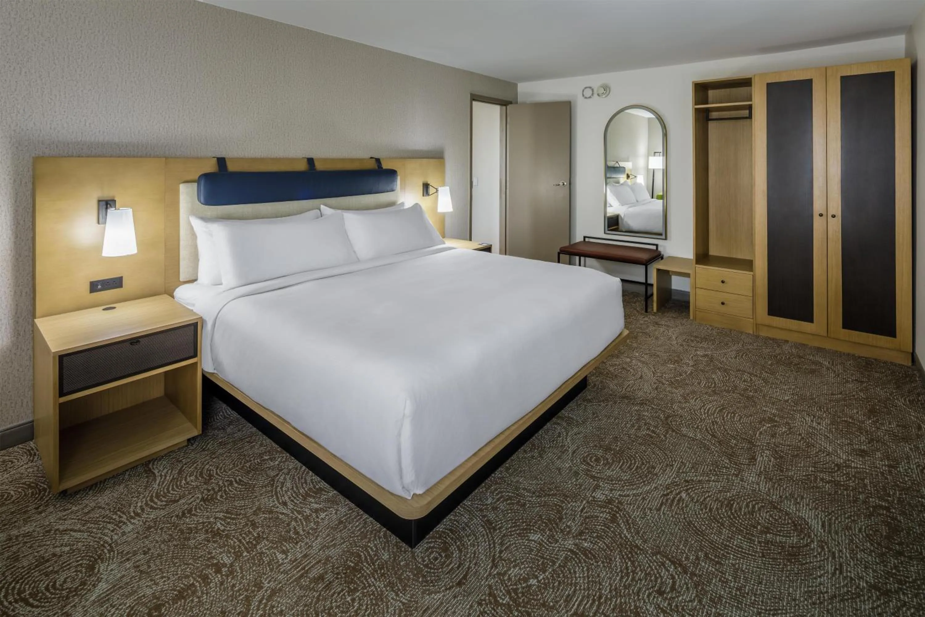 Bed in DoubleTree by Hilton Laredo