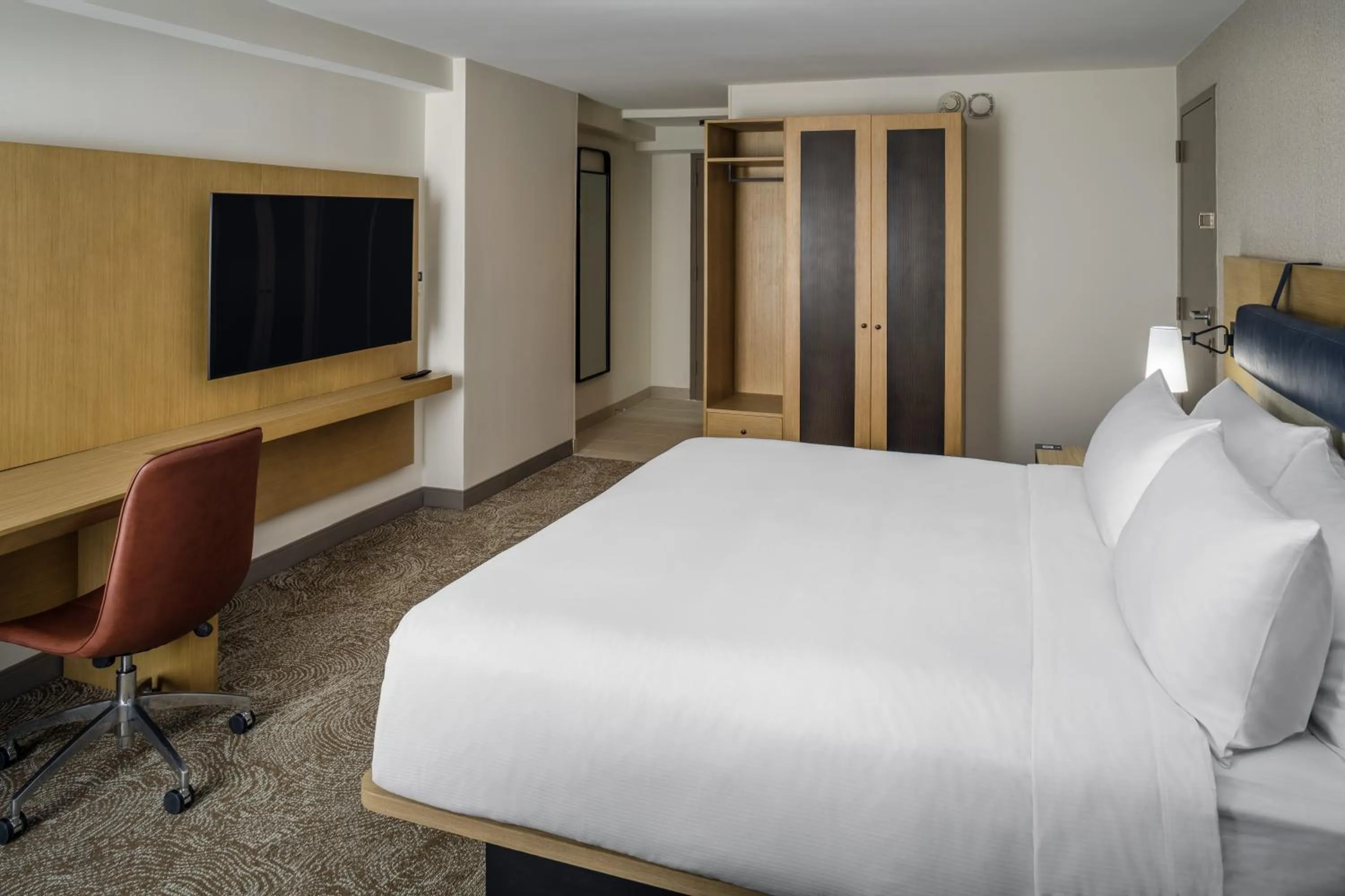 Bed in DoubleTree by Hilton Laredo