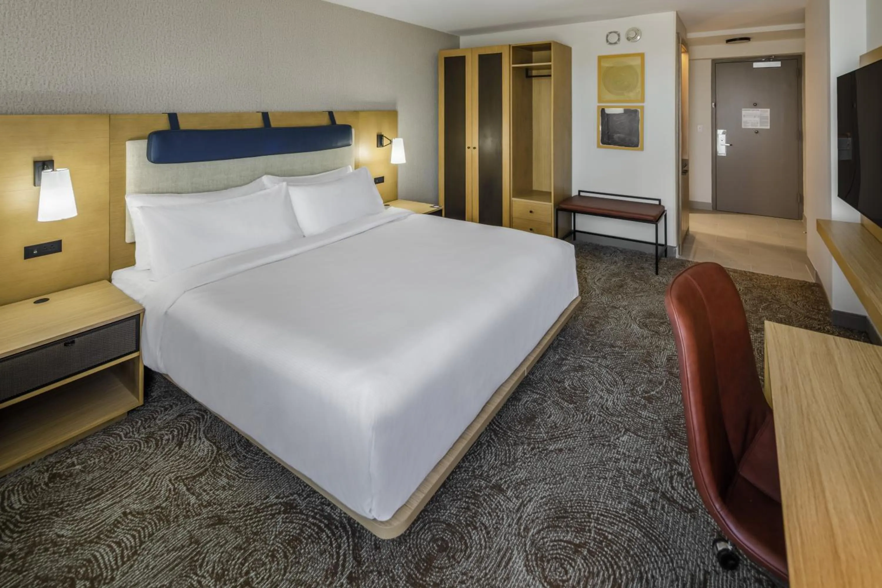 Bed in DoubleTree by Hilton Laredo