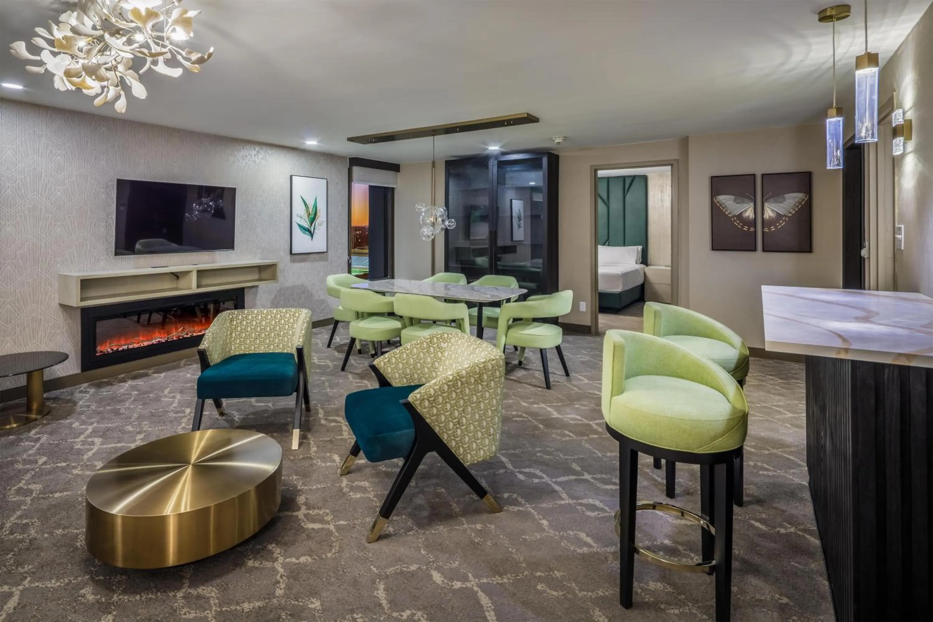 Living room in DoubleTree by Hilton Laredo