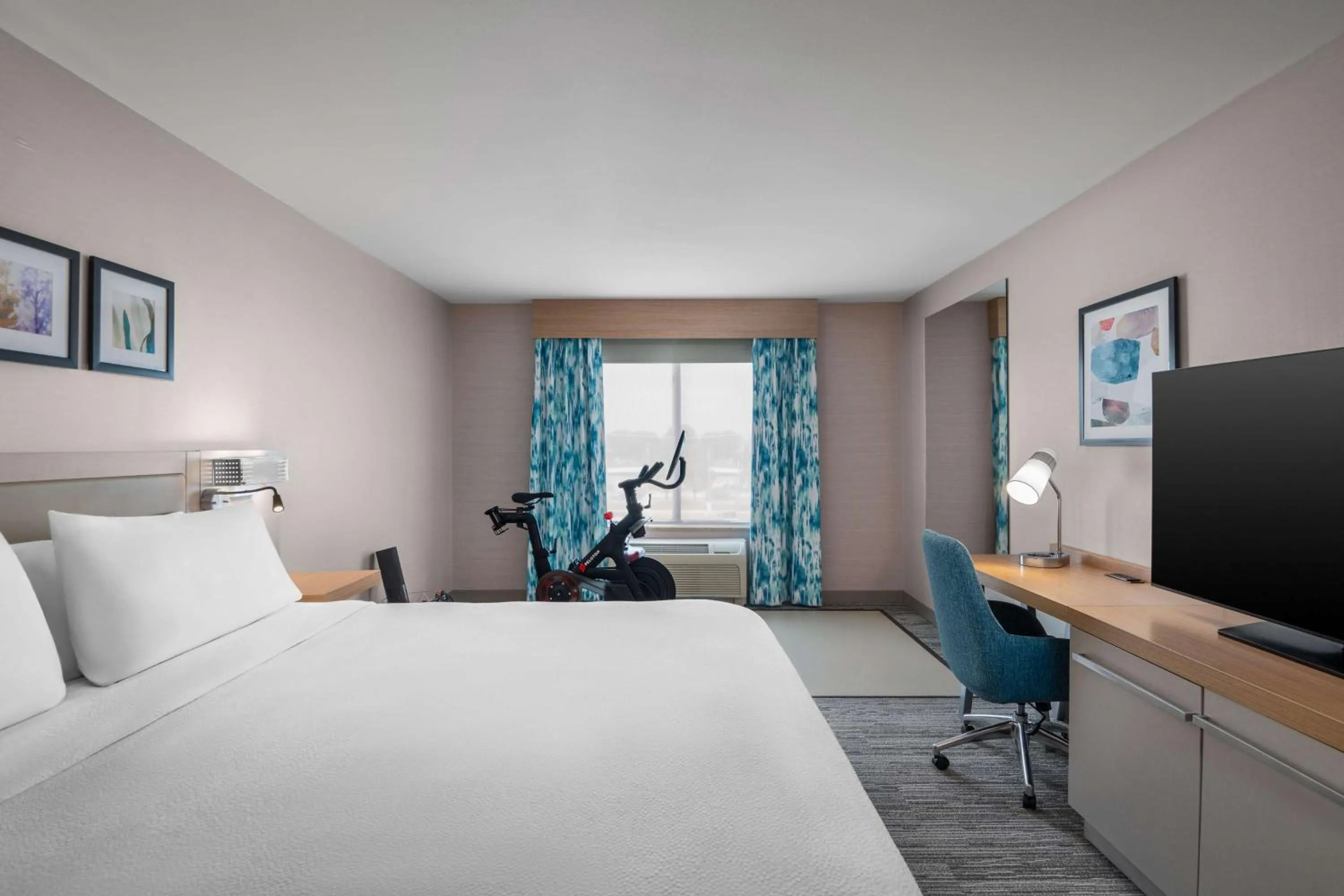 Bed in Hilton Garden Inn Great Falls