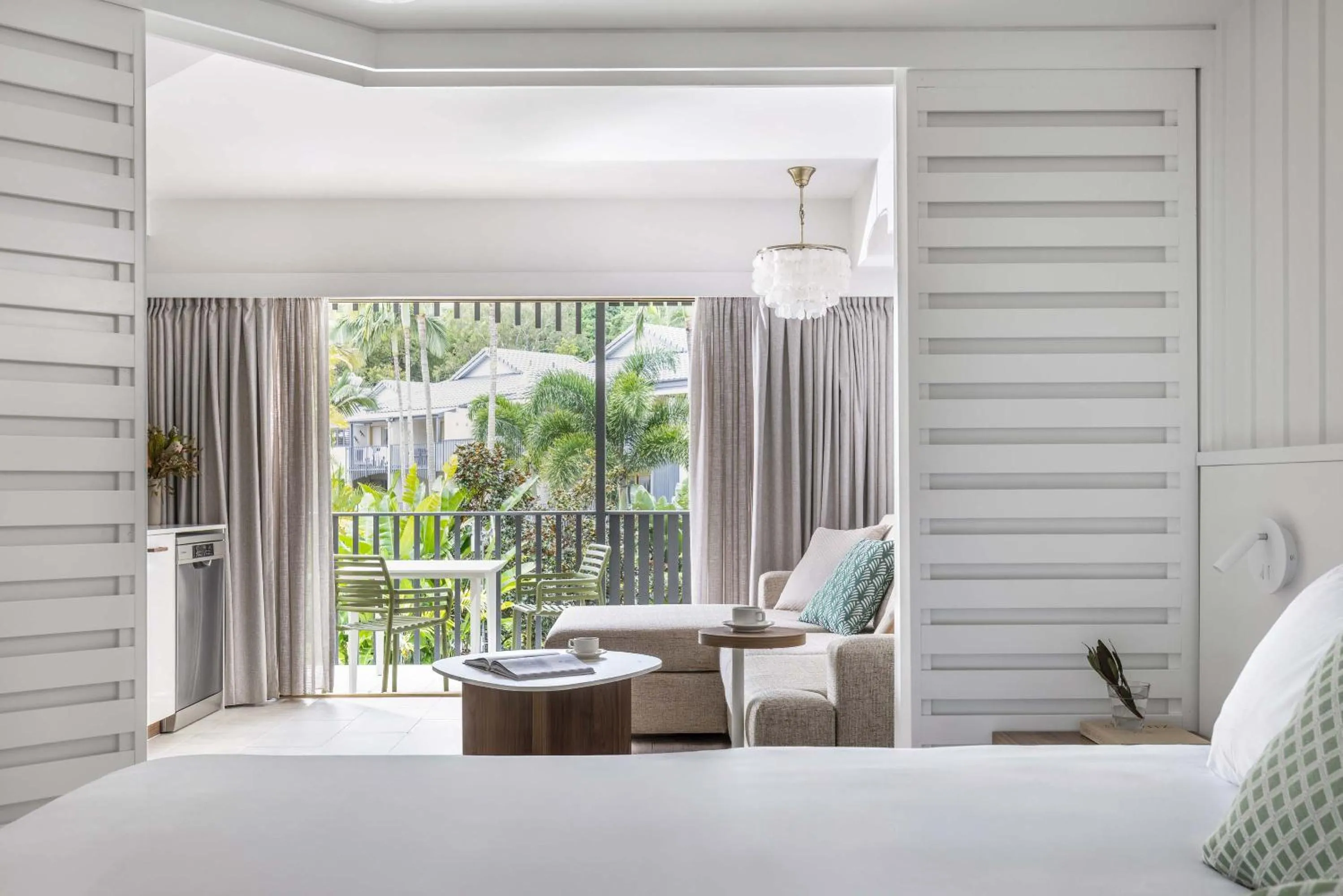 Bedroom, Bed in Mantra French Quarter Noosa