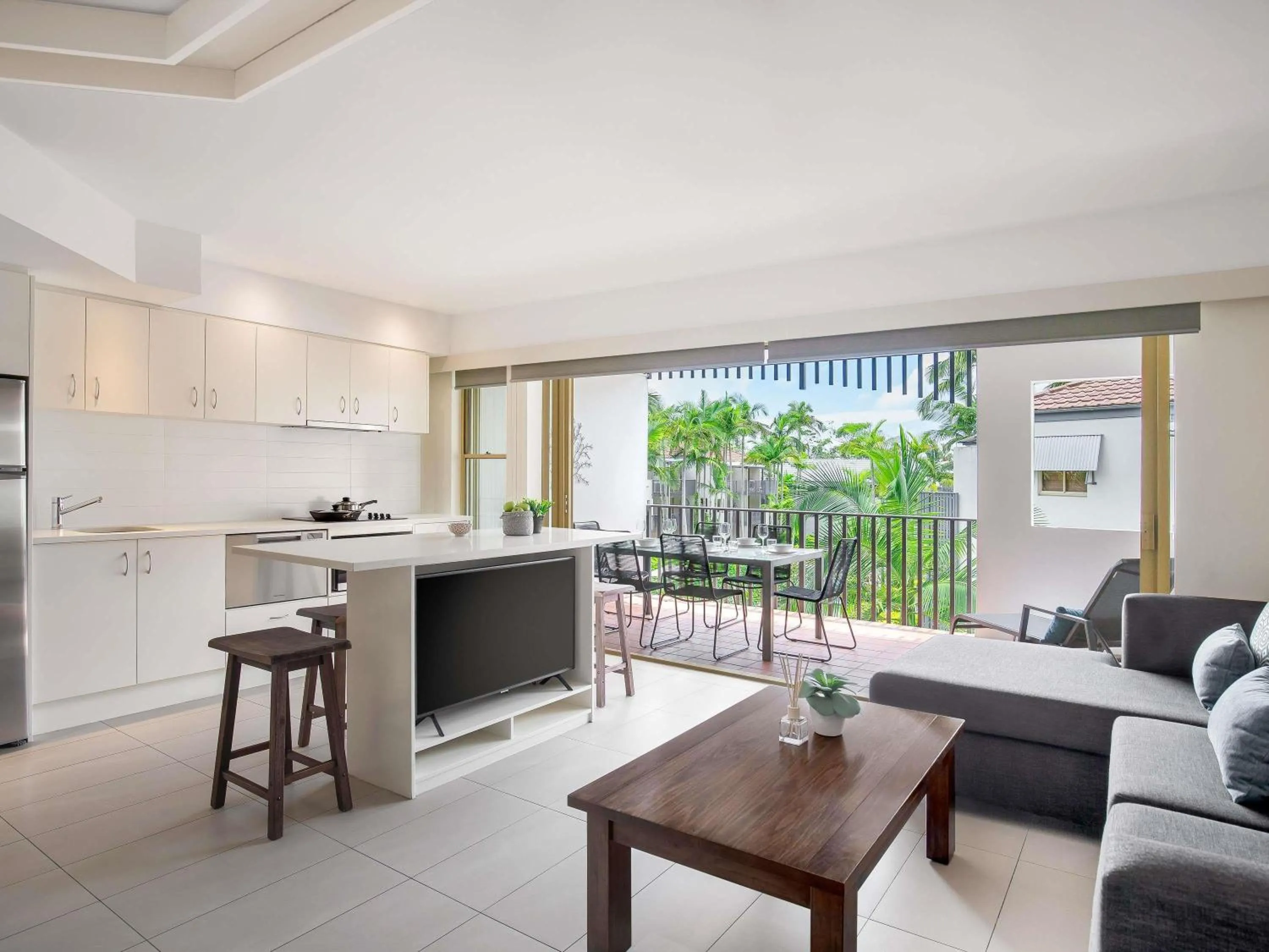 Property building in Mantra French Quarter Noosa