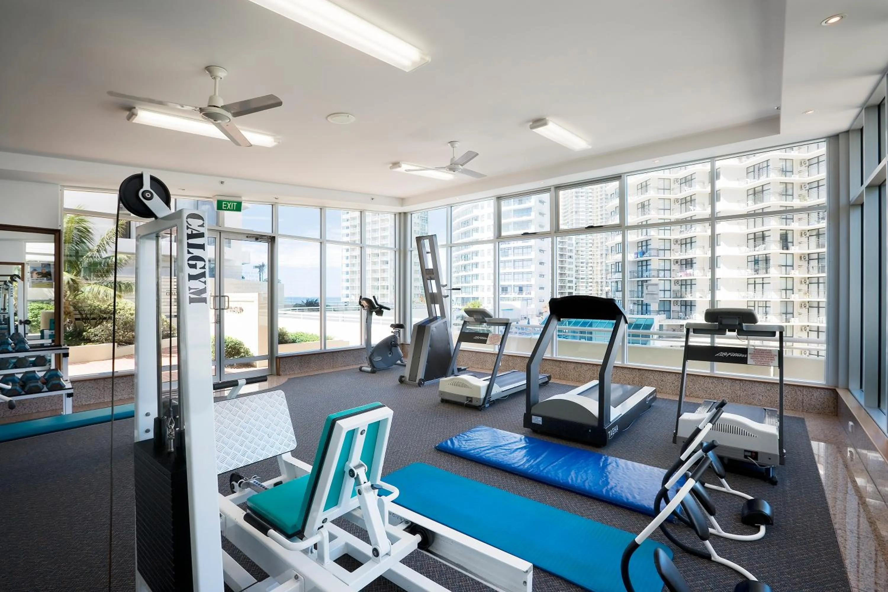 Fitness centre/facilities in Paradise Centre Apartments
