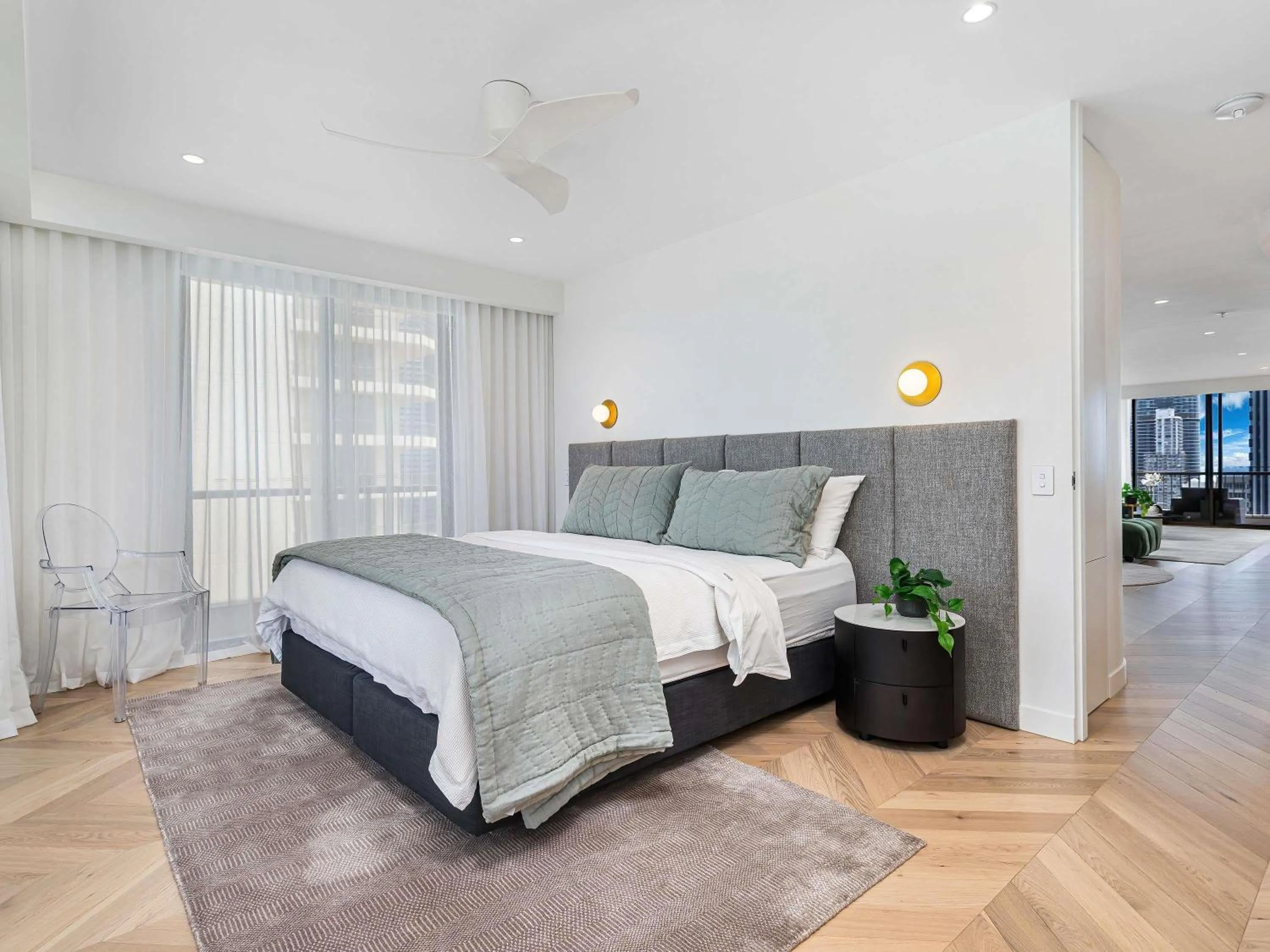 Bedroom, Bed in Paradise Centre Apartments