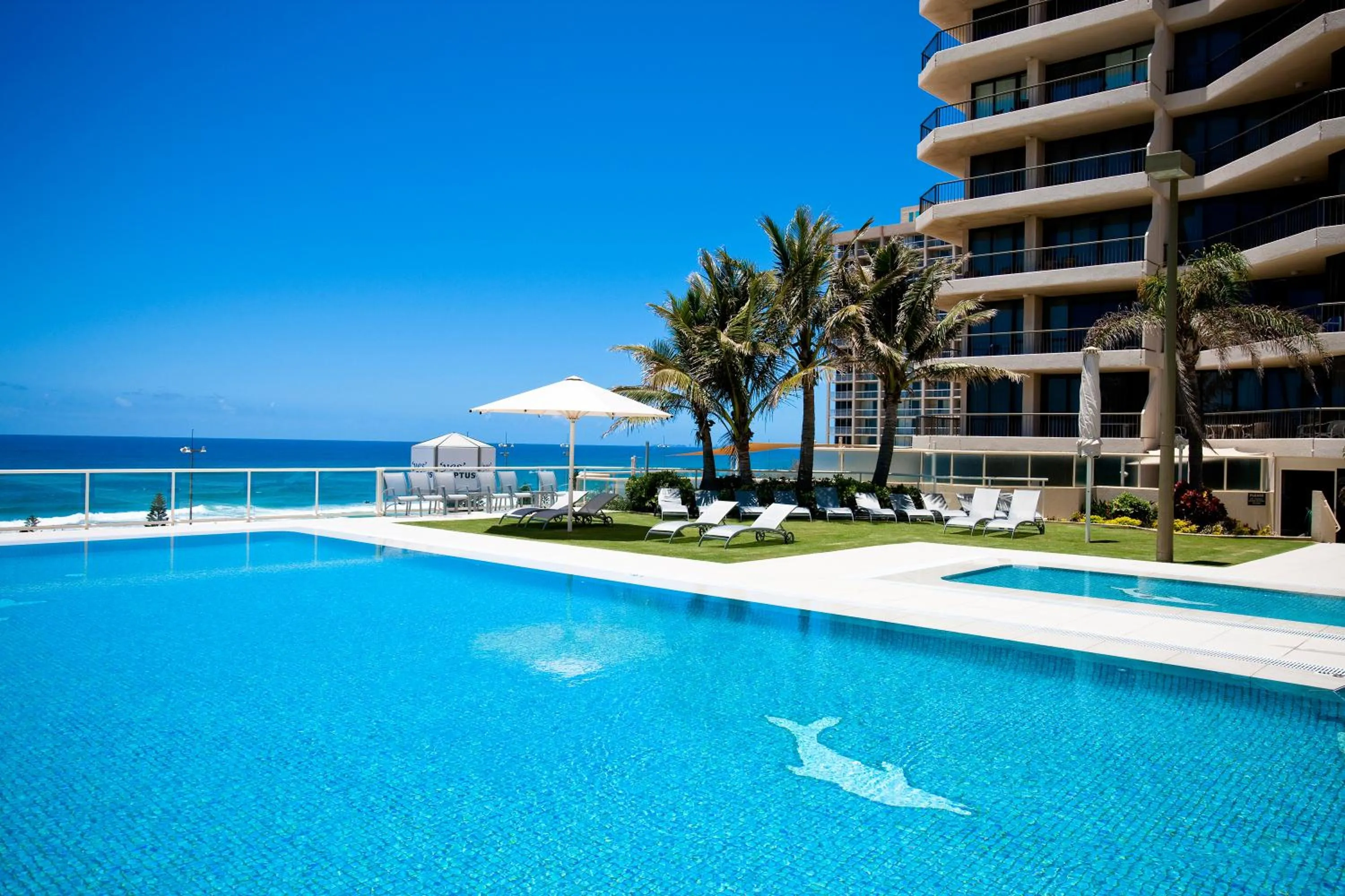 Swimming pool in Paradise Centre Apartments