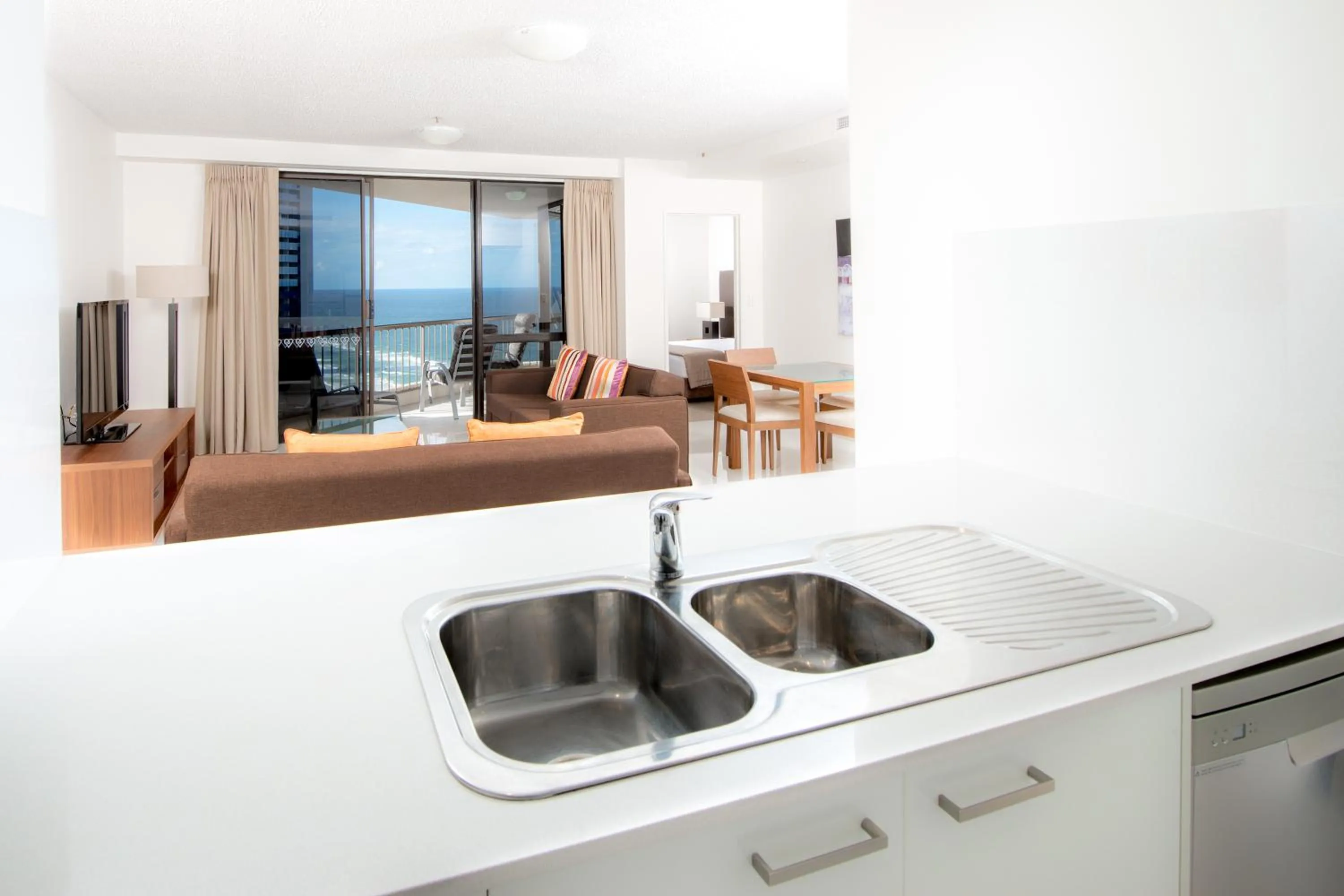 Kitchen or kitchenette in Paradise Centre Apartments