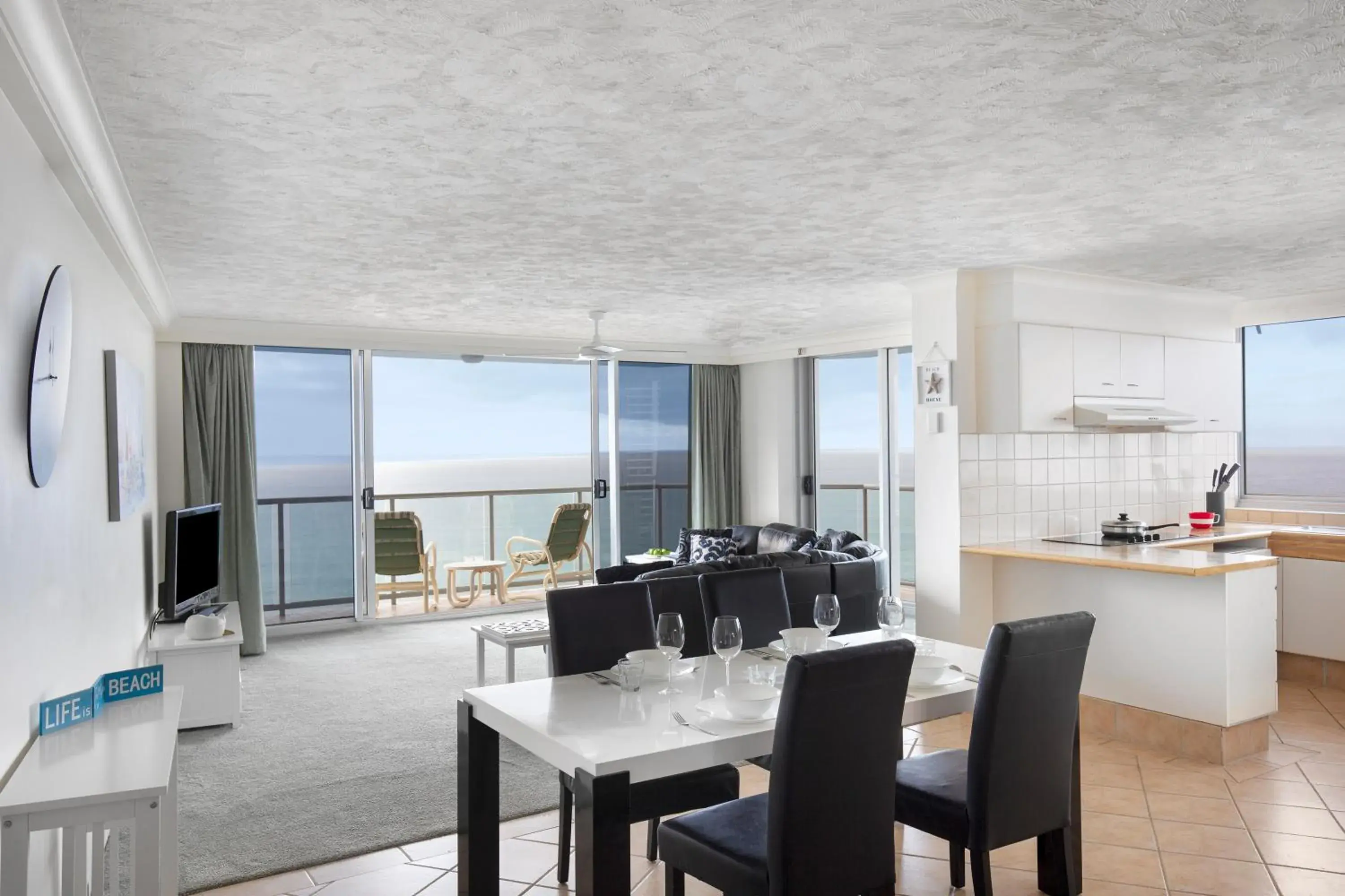 Two-Bedroom Apartment in BreakFree Peninsula Two-Bedroom Apartment in BreakFree Peninsula