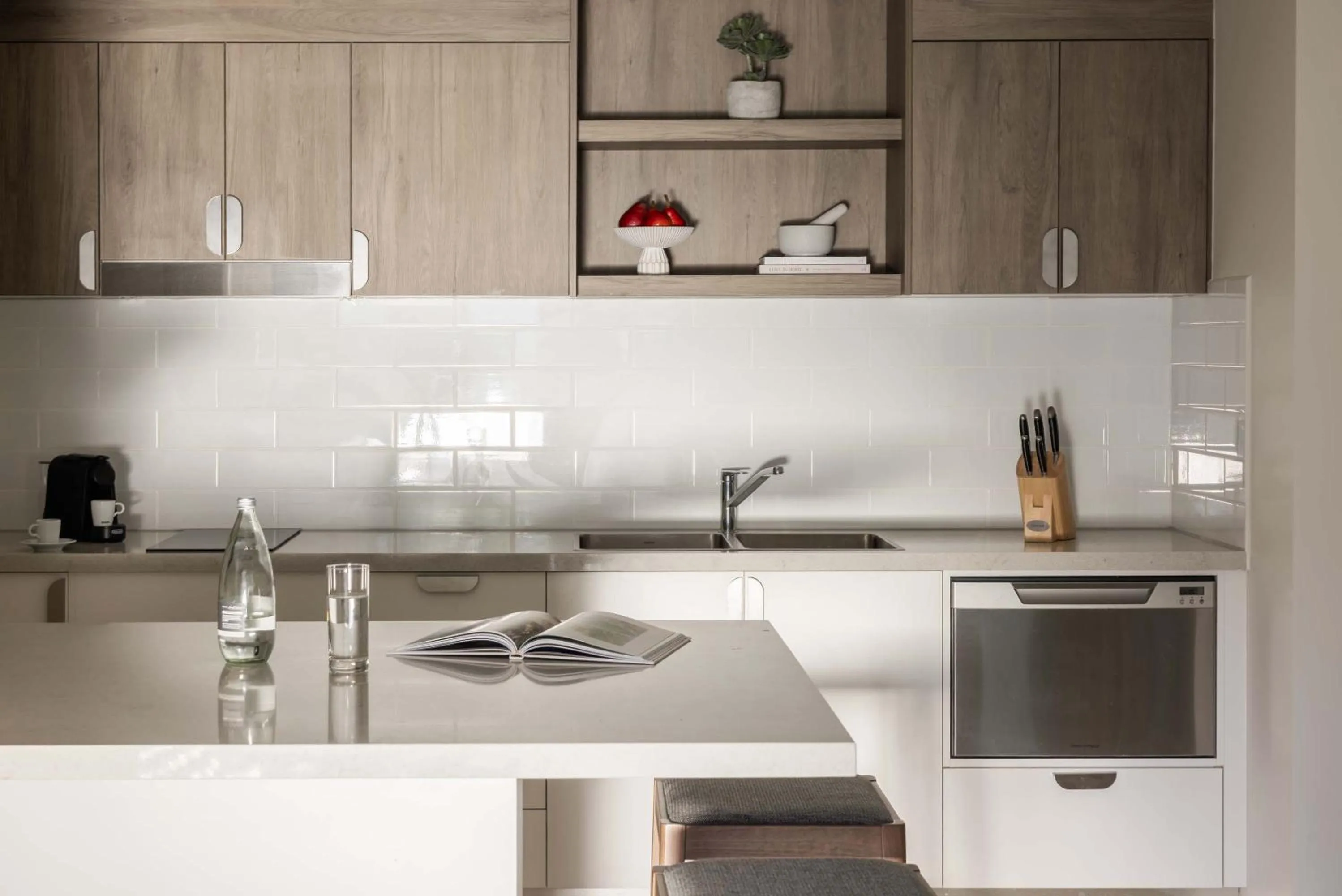 Kitchen or kitchenette in Mantra Aqueous on Port