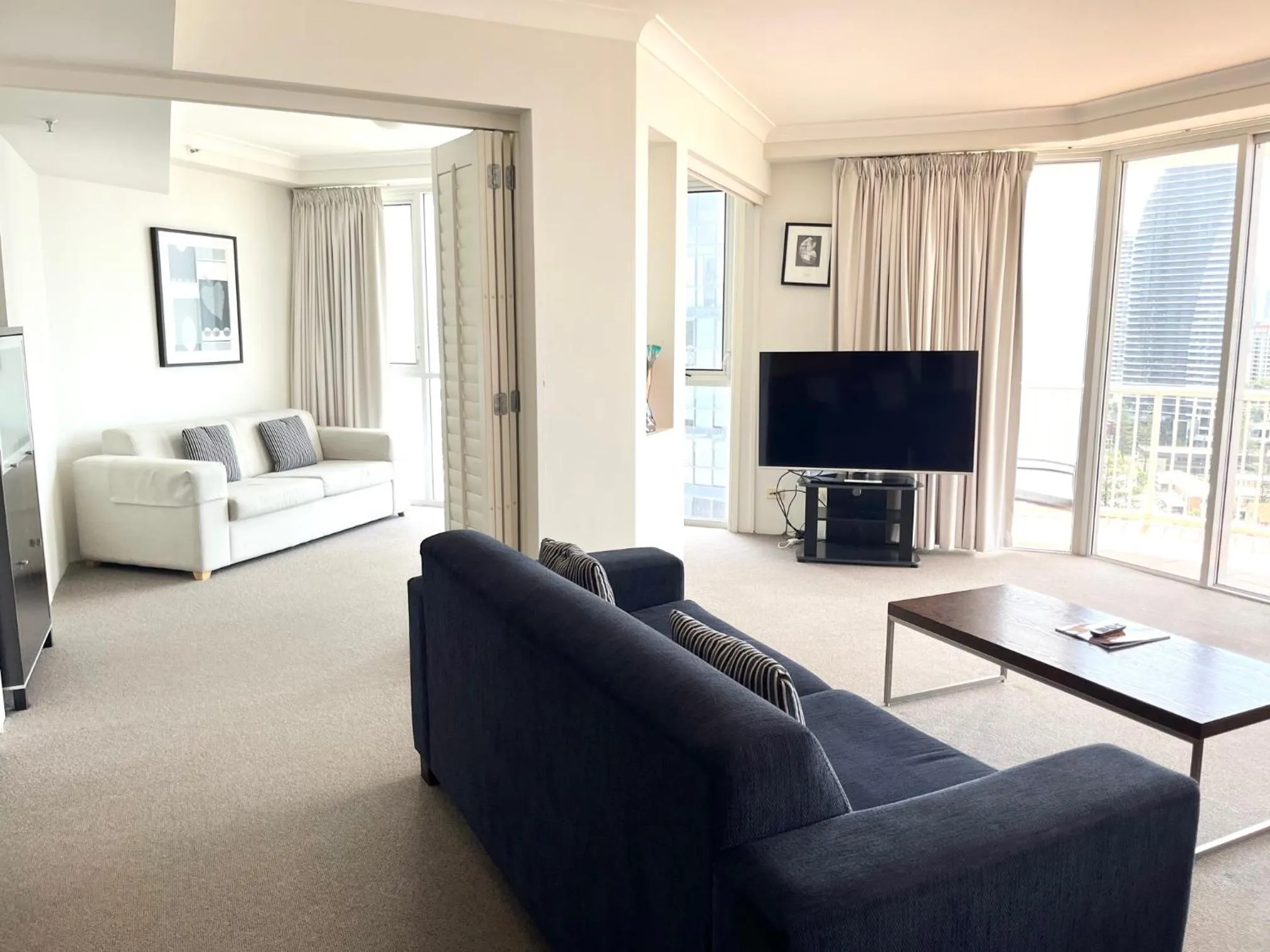 Communal lounge/ TV room in Bel Air on Broadbeach - Official