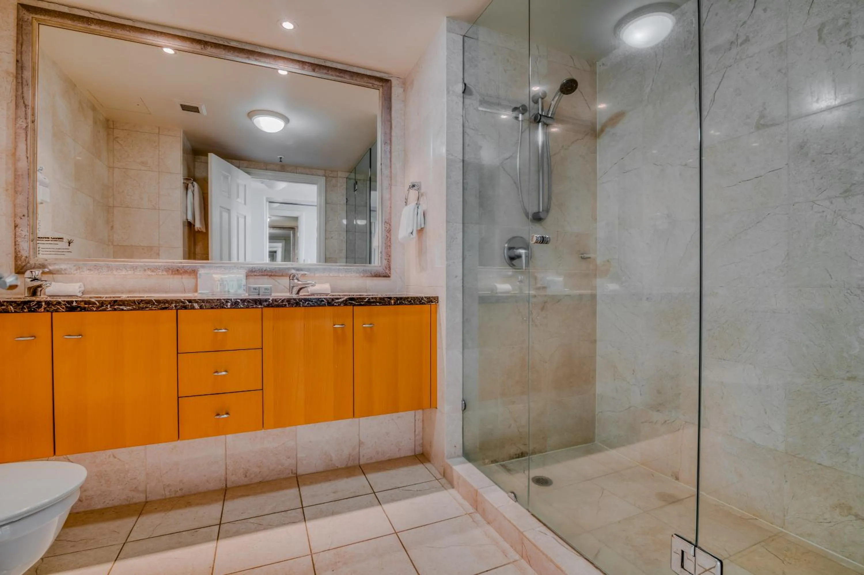 Toilet in Bel Air on Broadbeach - Official