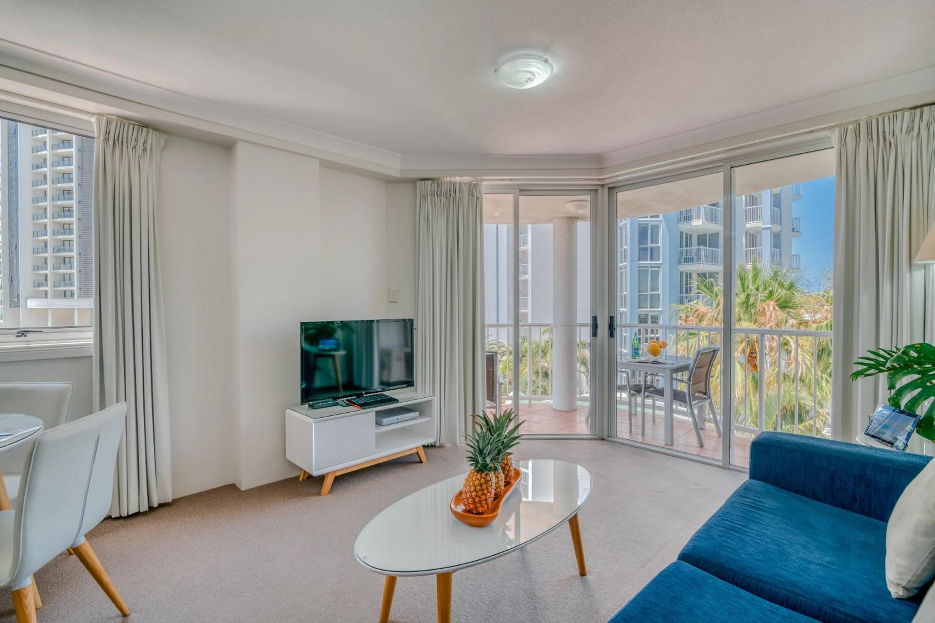 TV and multimedia in Bel Air on Broadbeach - Official