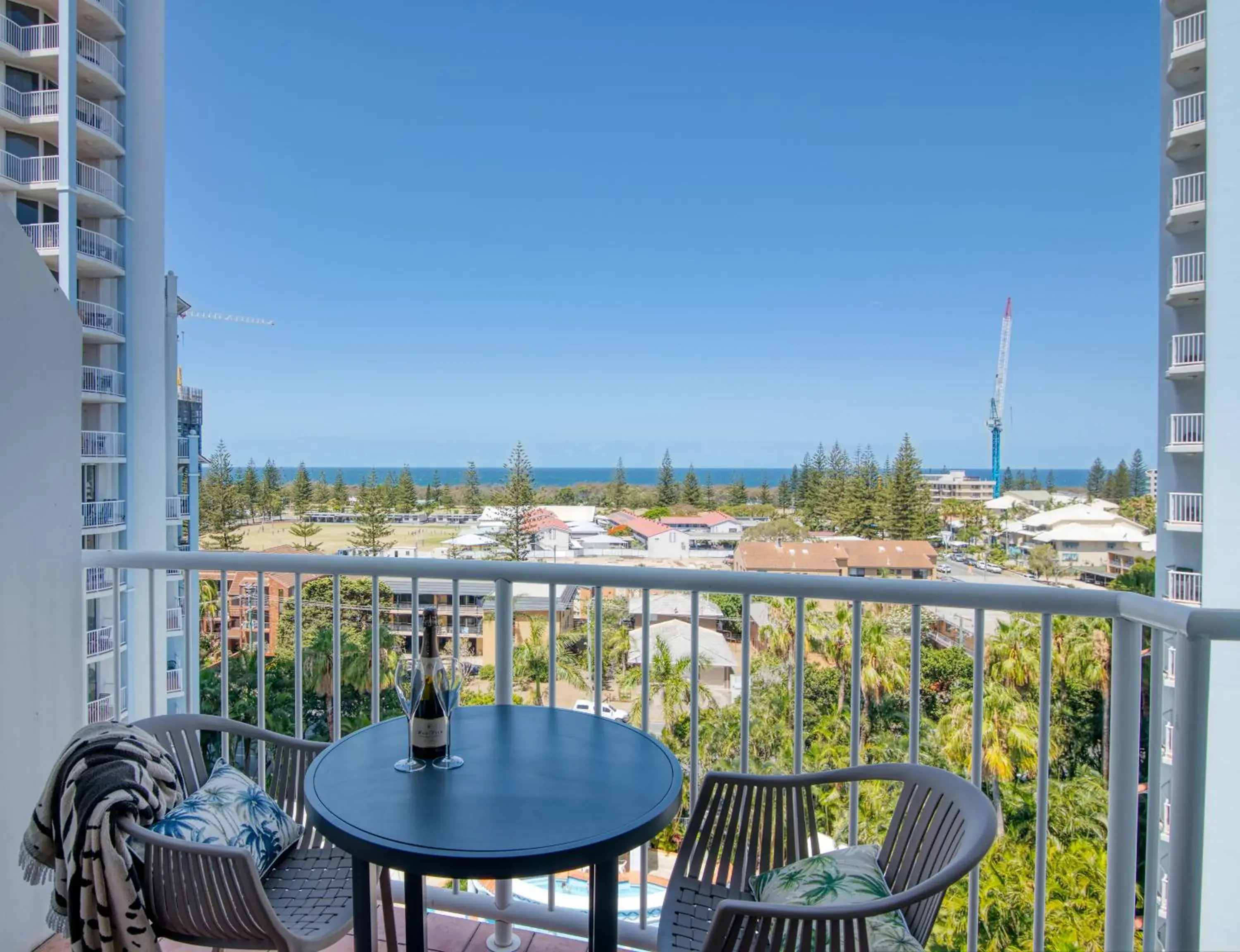 Superior One-Bedroom Apartment with Ocean View in Bel Air on Broadbeach - Official Superior One-Bedroom Apartment with Ocean View in Bel Air on Broadbeach - Official