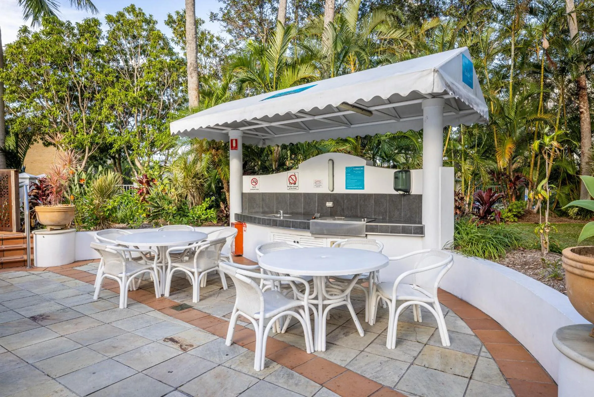 Seating area in Bel Air on Broadbeach - Official