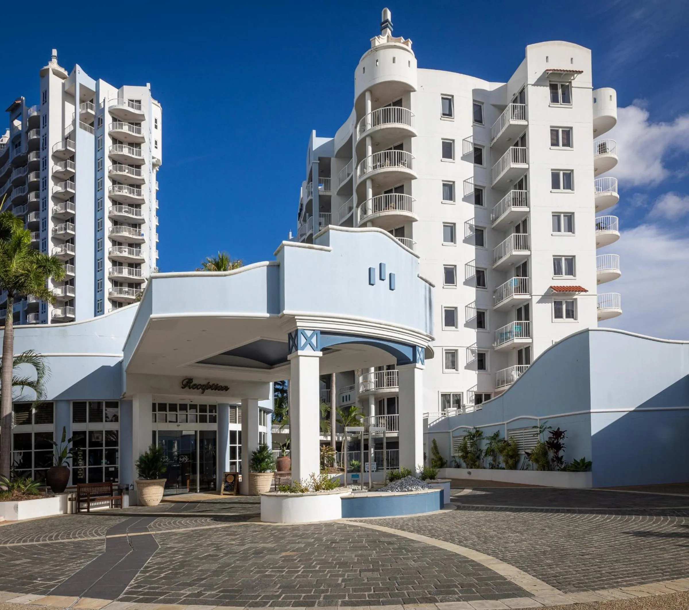 Property building in Bel Air on Broadbeach - Official