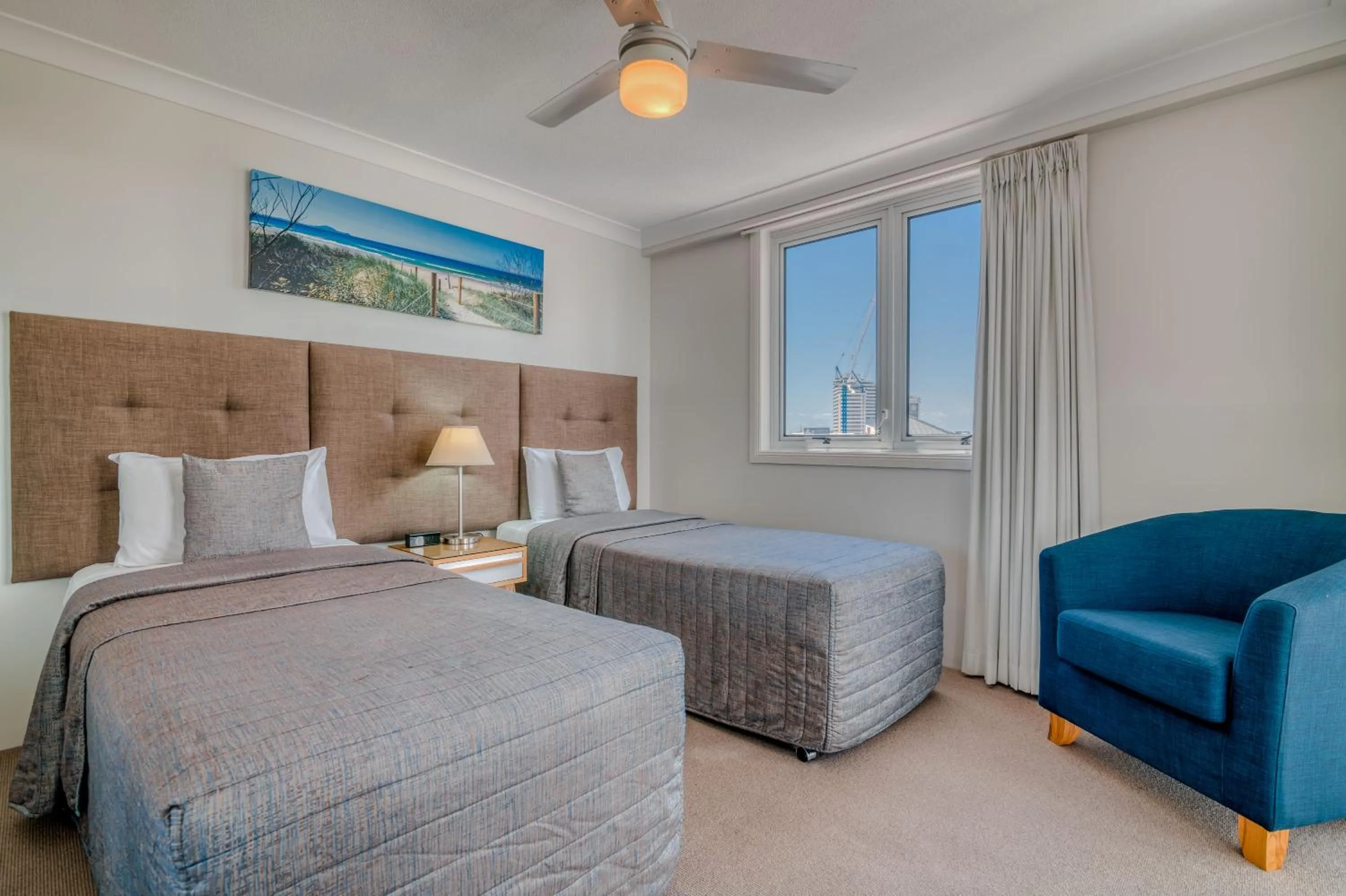 Bed in Bel Air on Broadbeach - Official