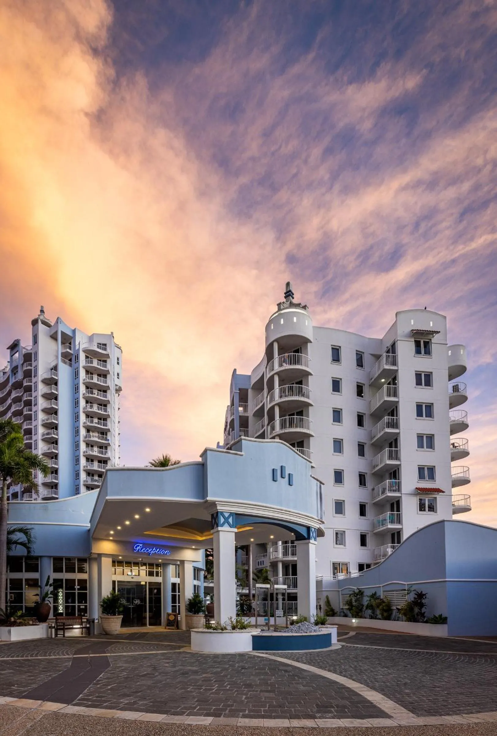 Property building in Bel Air on Broadbeach - Official