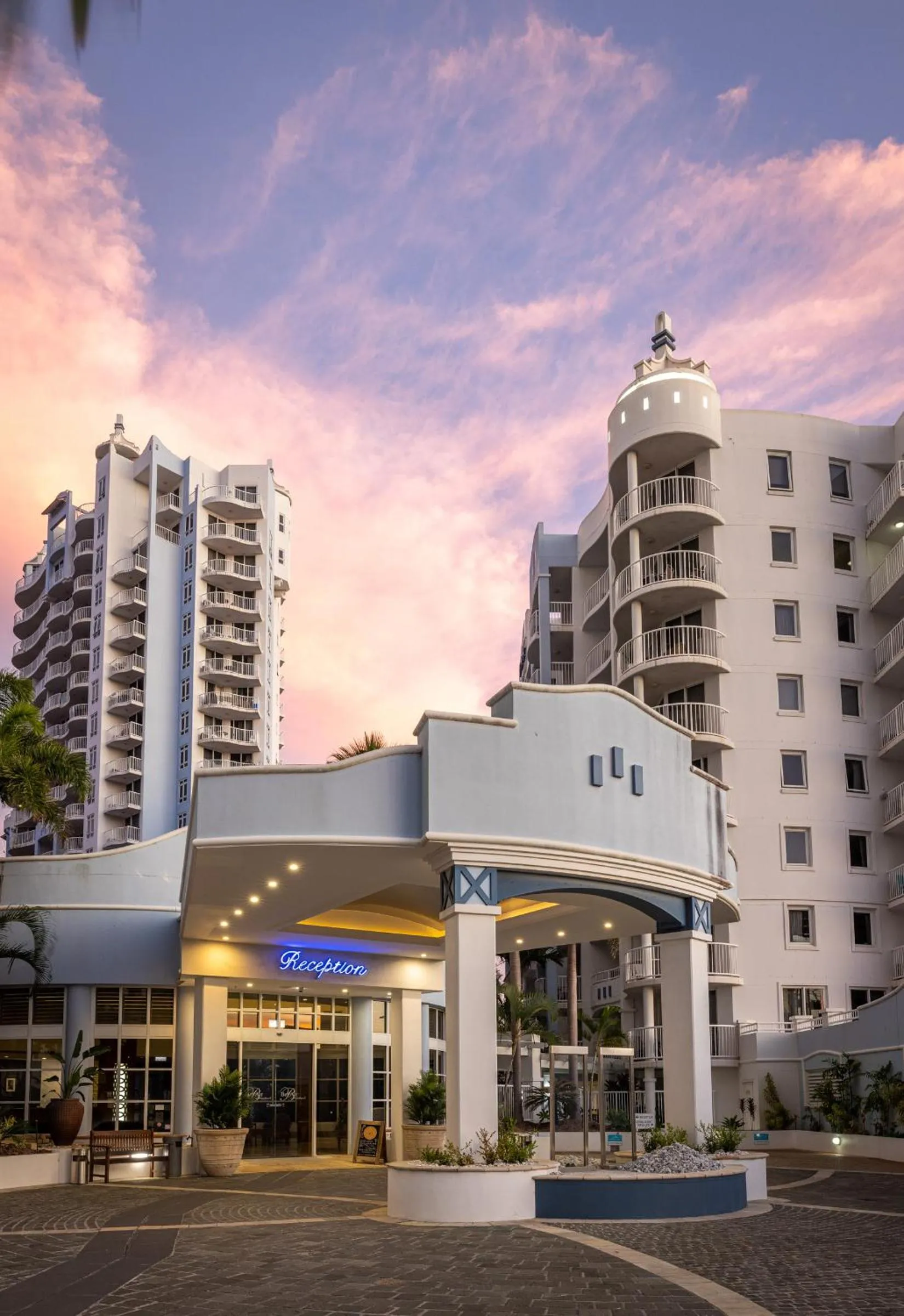 Property building in Bel Air on Broadbeach - Official
