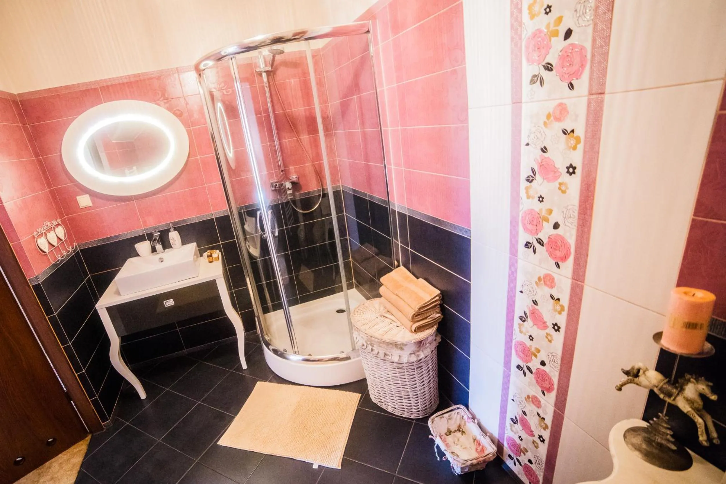 Shower in Feniks Agro&Spa Adults Only