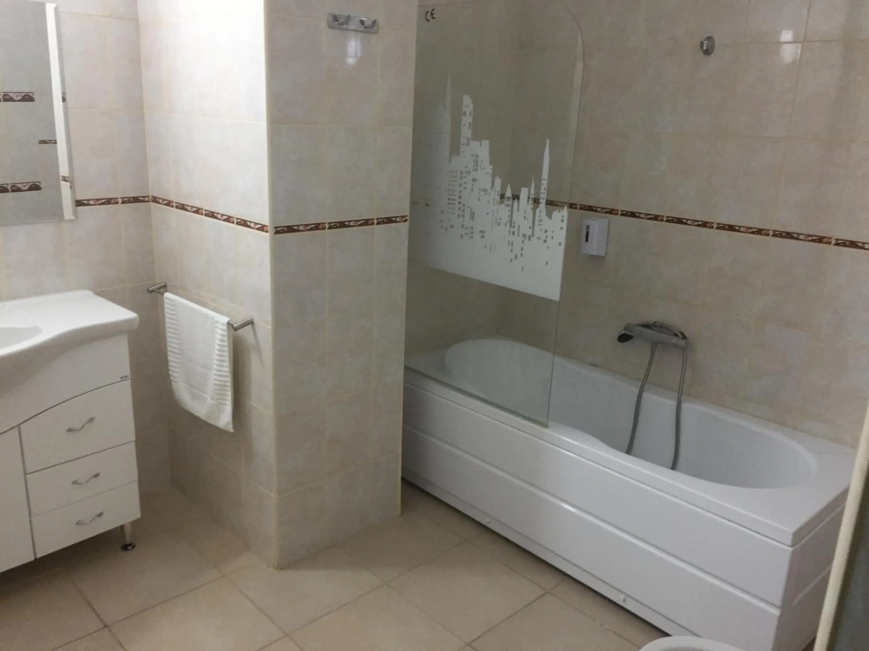 Photo of the whole room in Paradox Oituz