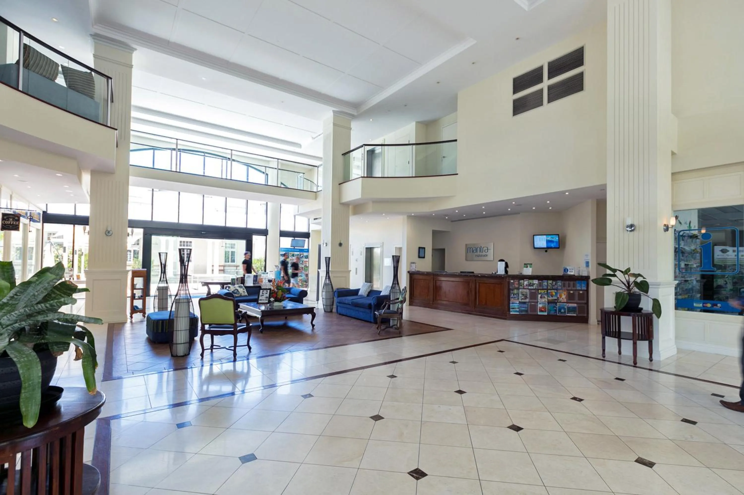 Lobby or reception in Mantra Esplanade