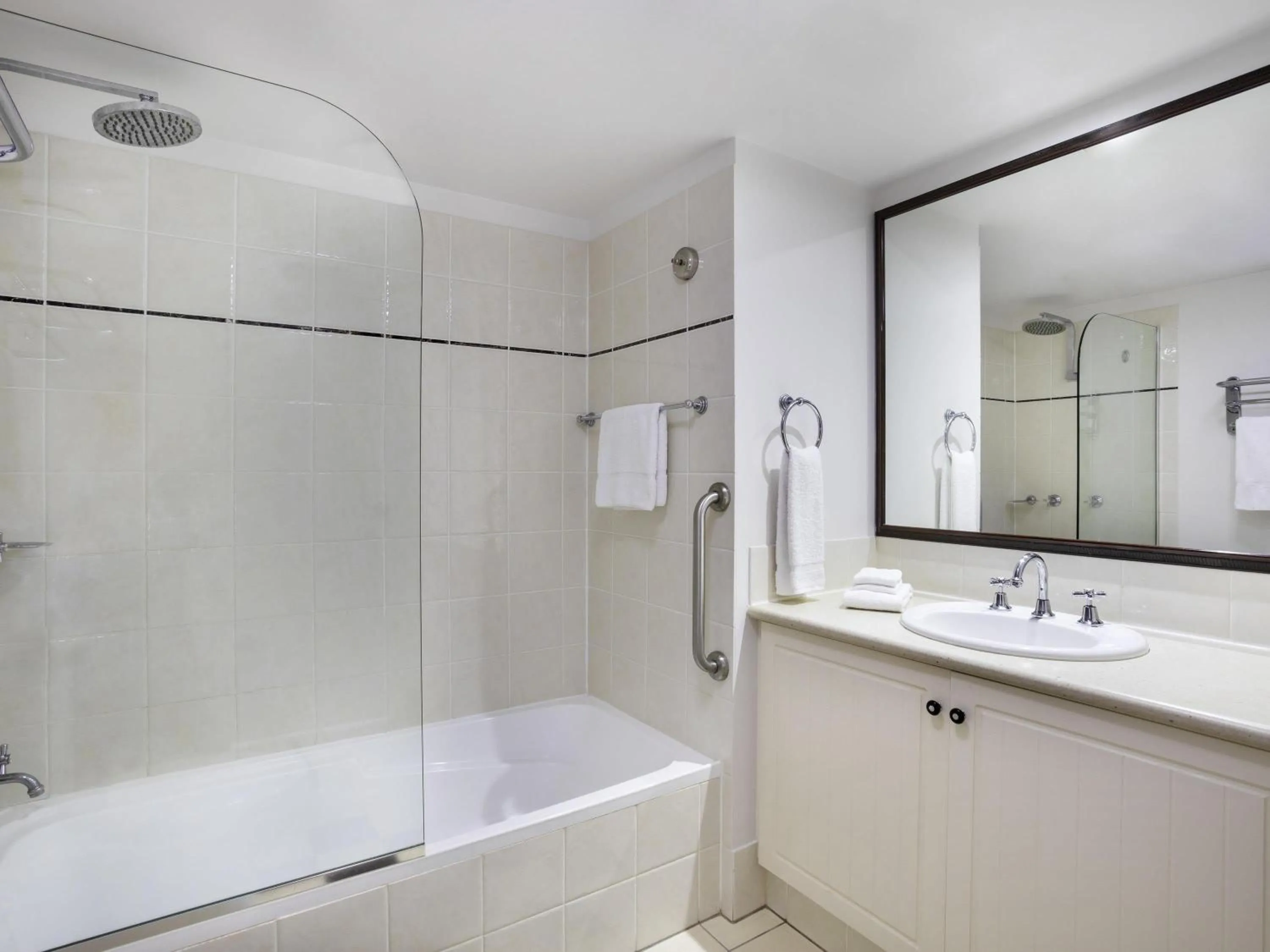 Bedroom in Mantra Esplanade