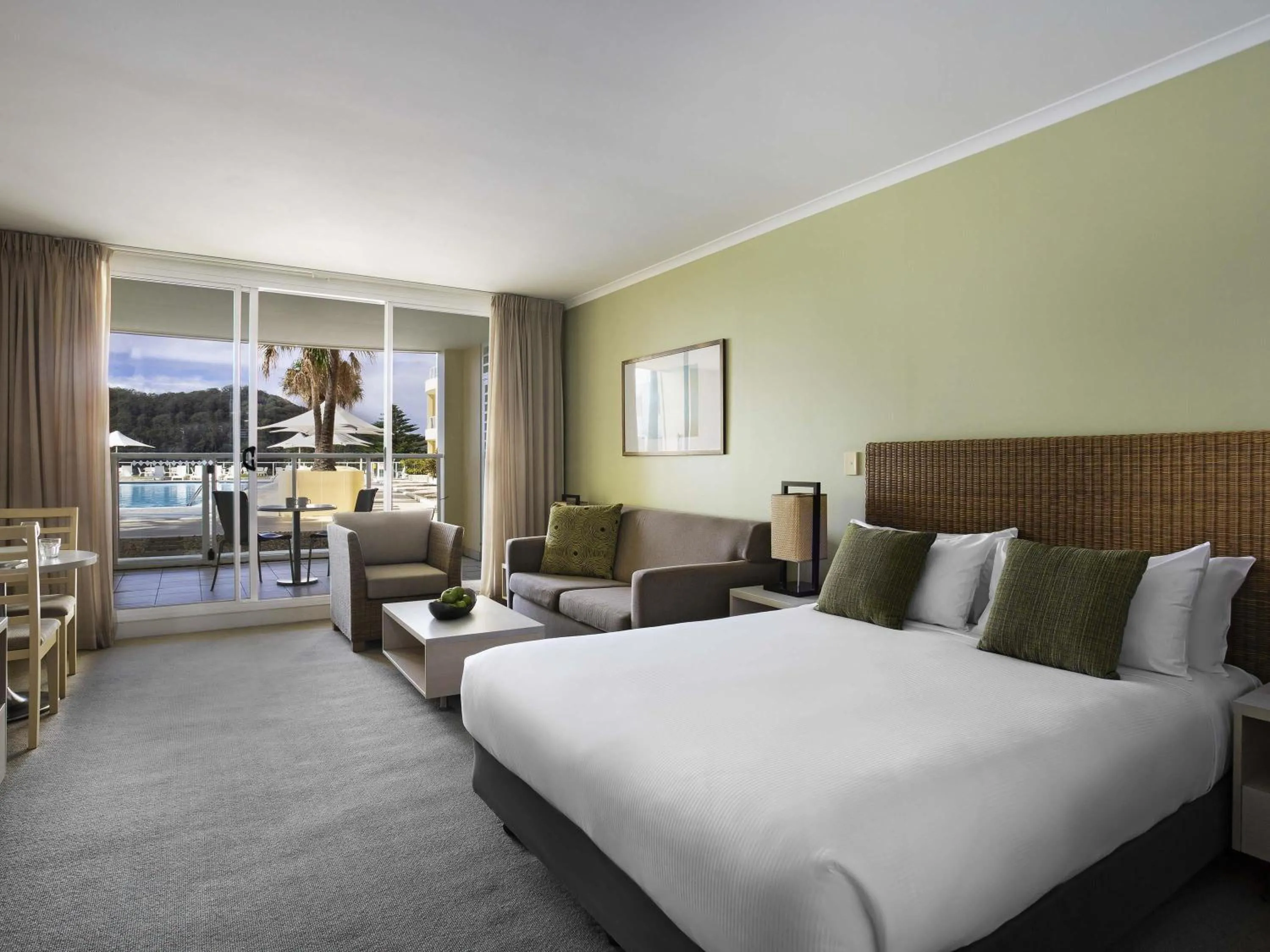 Bedroom, Bed in Mantra Ettalong Beach