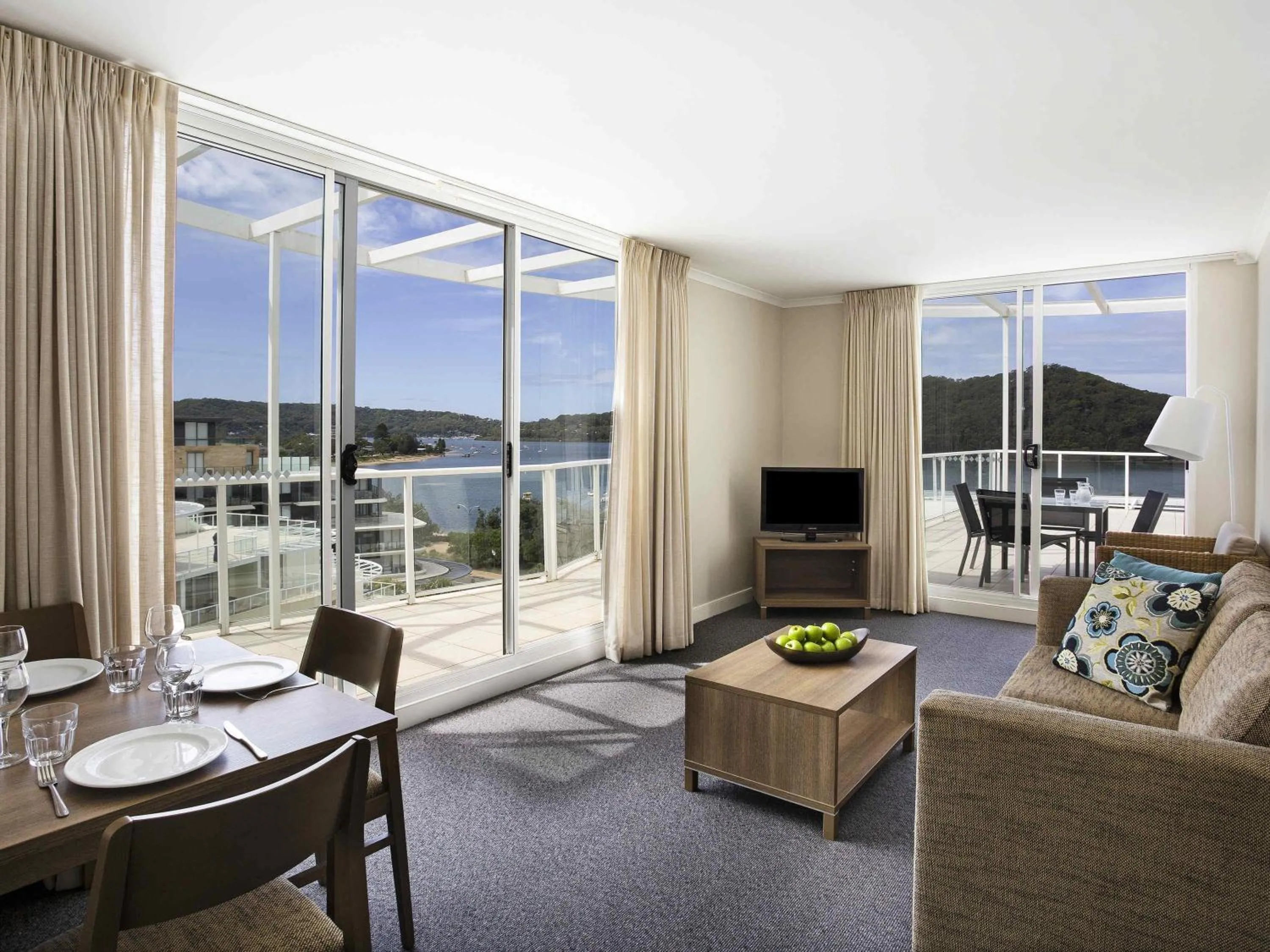 Bedroom in Mantra Ettalong Beach