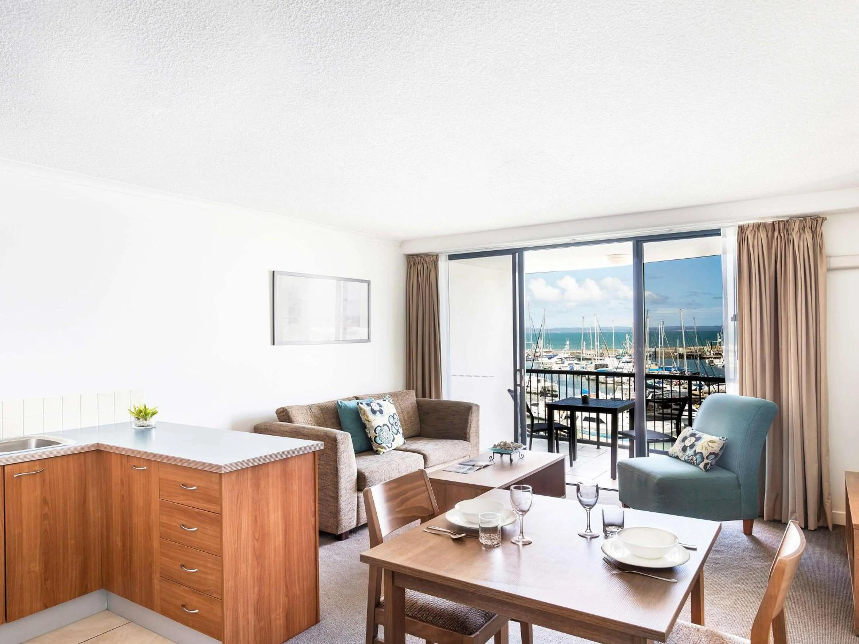 Bedroom in Mantra Hervey Bay