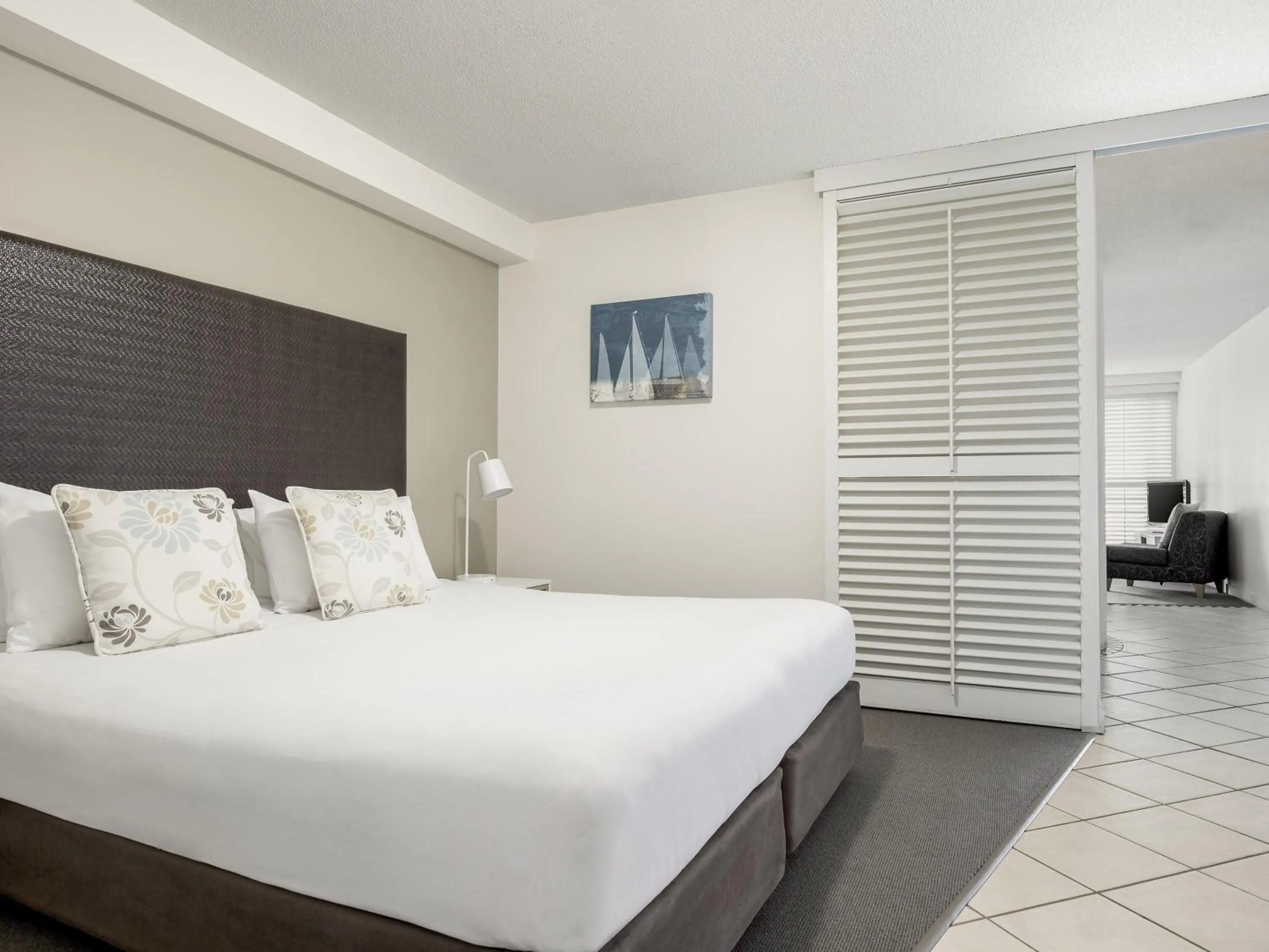 Bedroom, Bed in Mantra Mooloolaba Beach