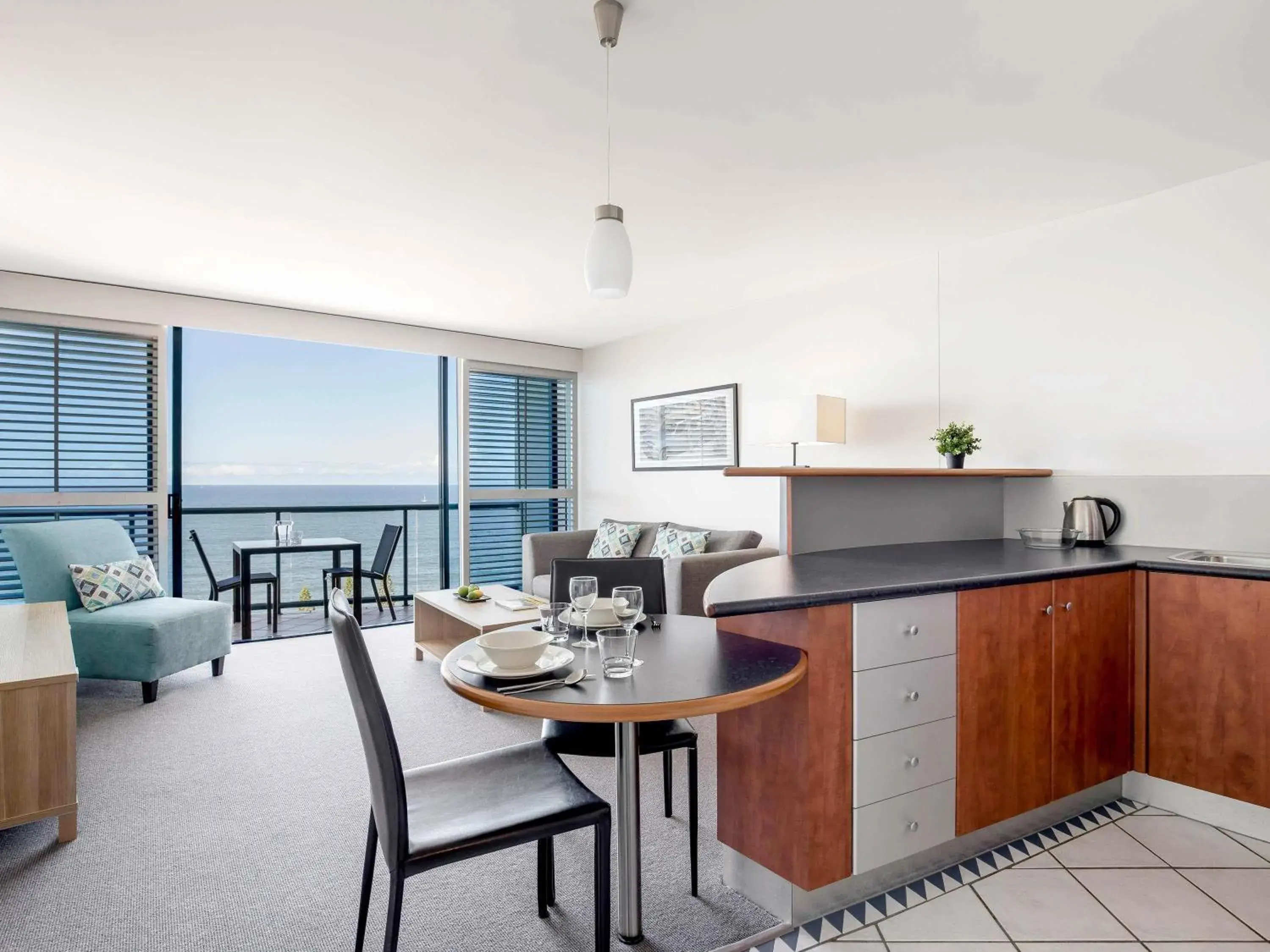 One-Bedroom Ocean View in Mantra Mooloolaba Beach One-Bedroom Ocean View in Mantra Mooloolaba Beach