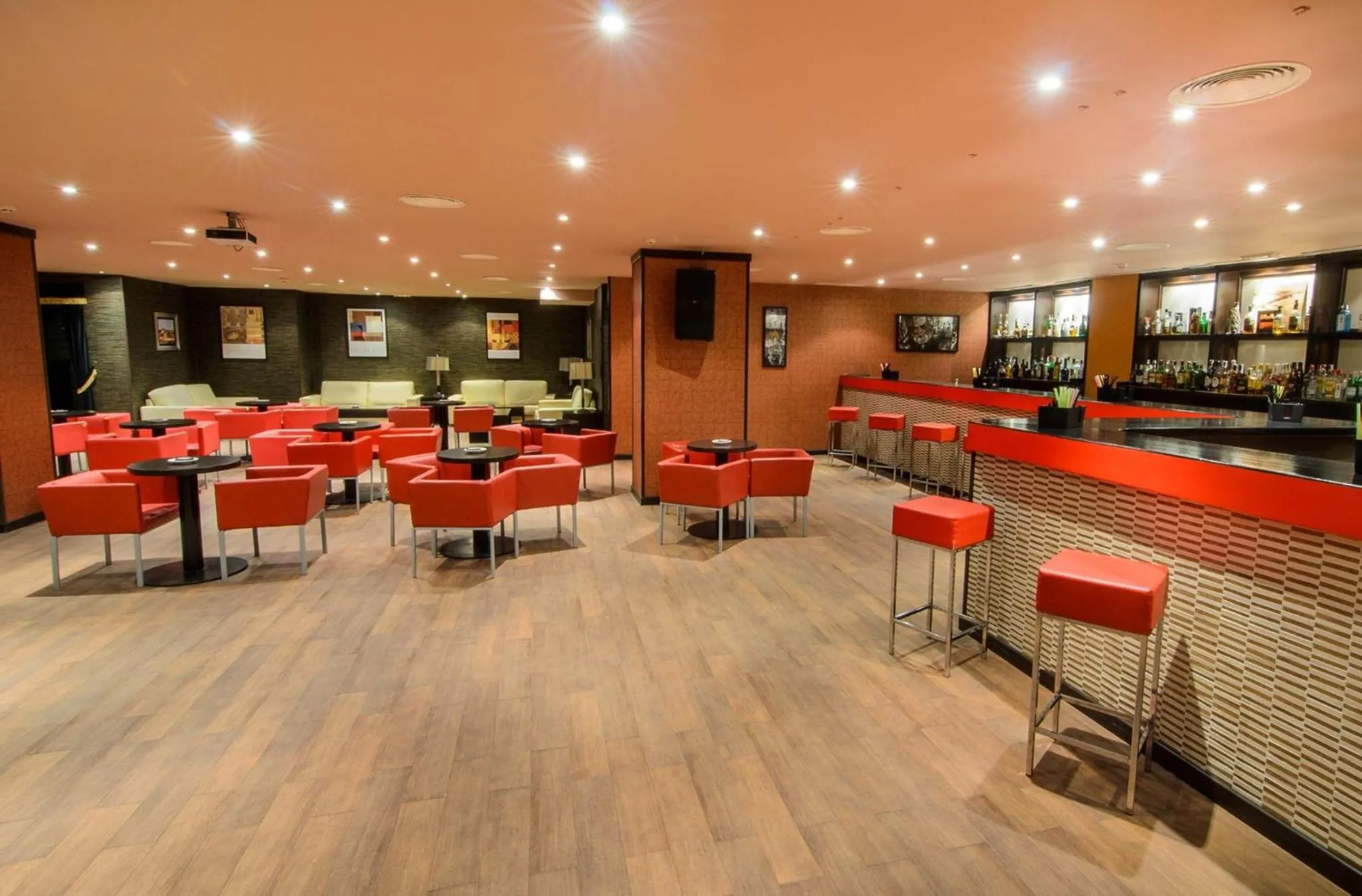 Nightclub / DJ in Hotel Apartamento Martín Alonso Pinzón