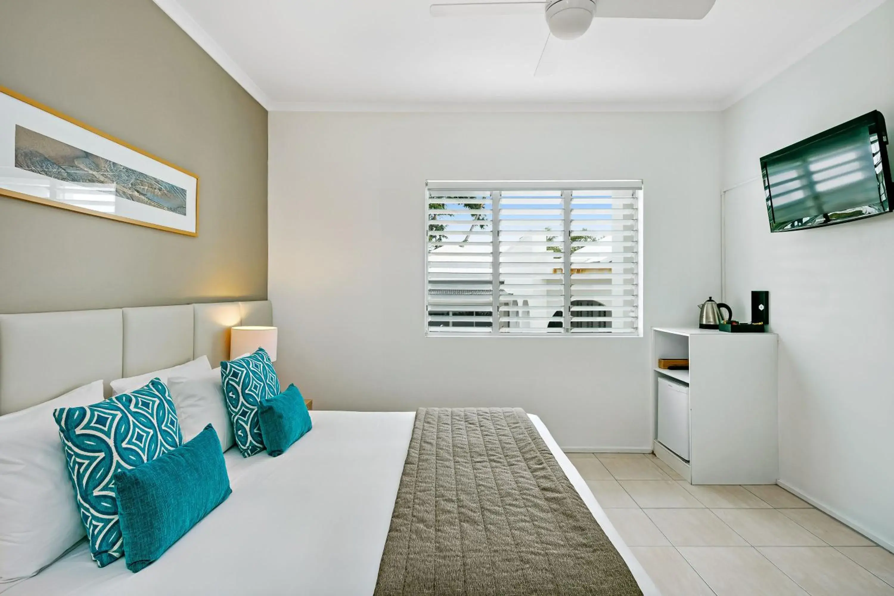 Double or Twin Room in Mantra PortSea Double or Twin Room in Mantra PortSea