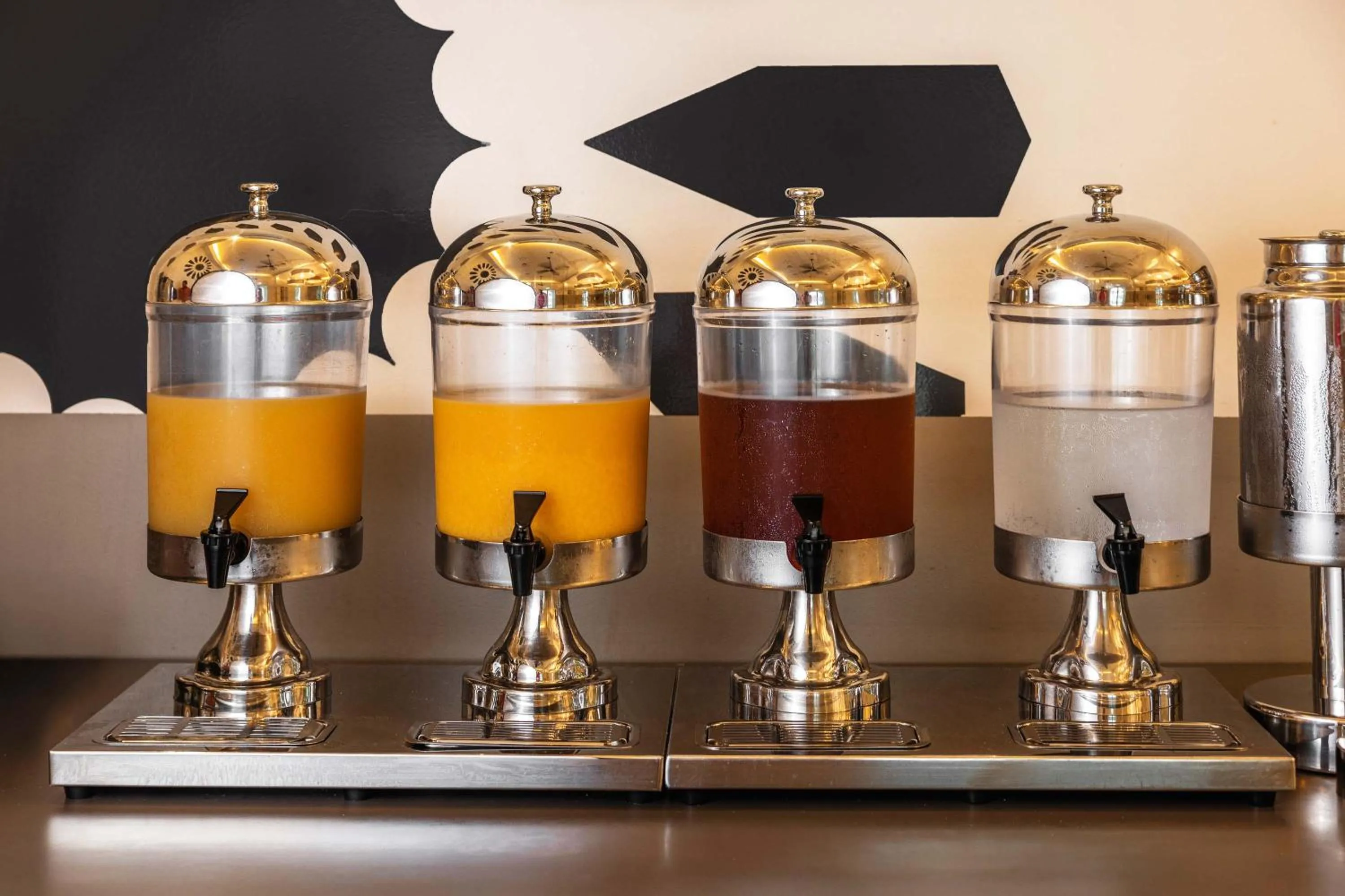 Breakfast in Mantra PortSea