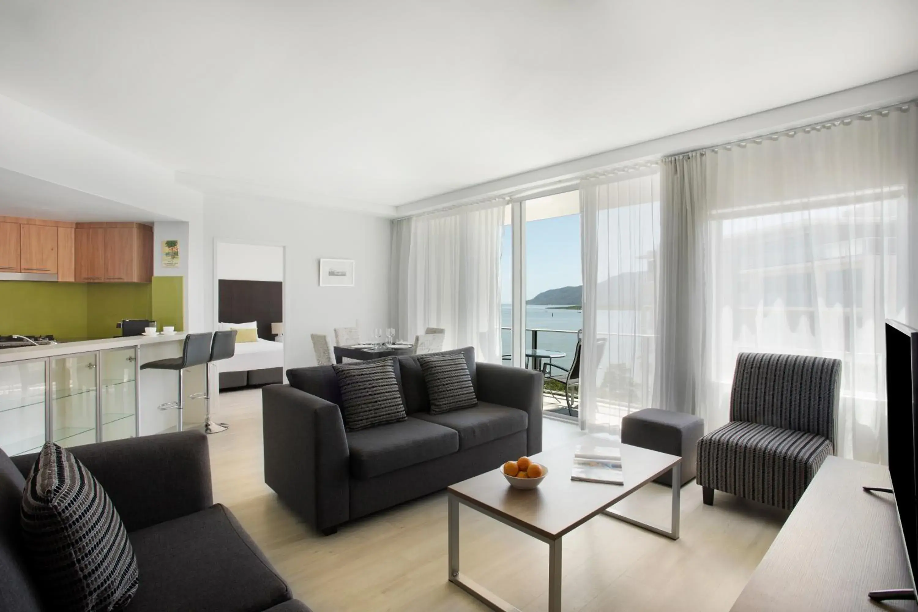 Two-Bedroom Interconnecting Room with Sea View with Two Bathrooms in Mantra Trilogy Two-Bedroom Interconnecting Room with Sea View with Two Bathrooms in Mantra Trilogy