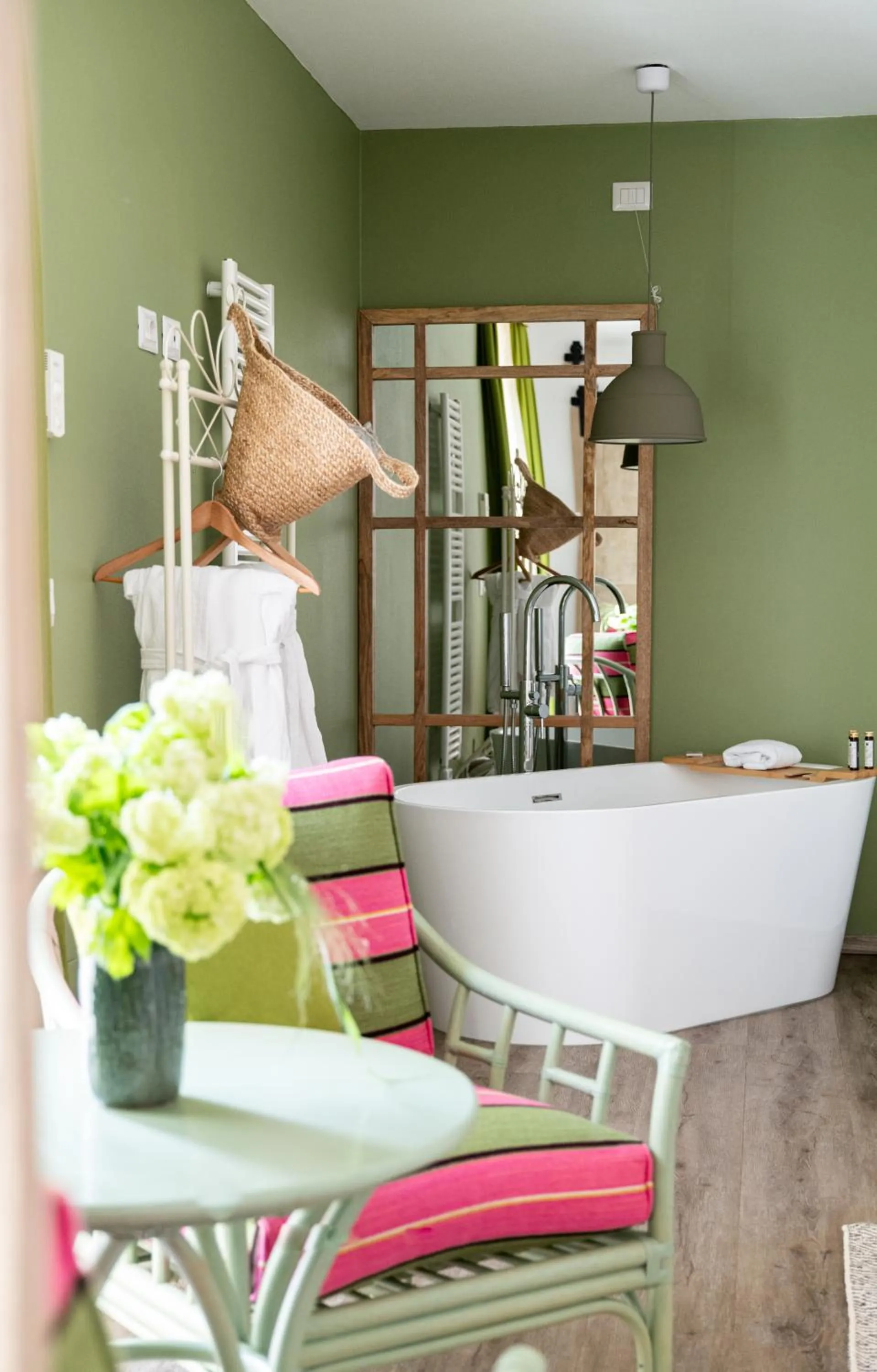 Bath in Hotel Villa Edera & La Torretta