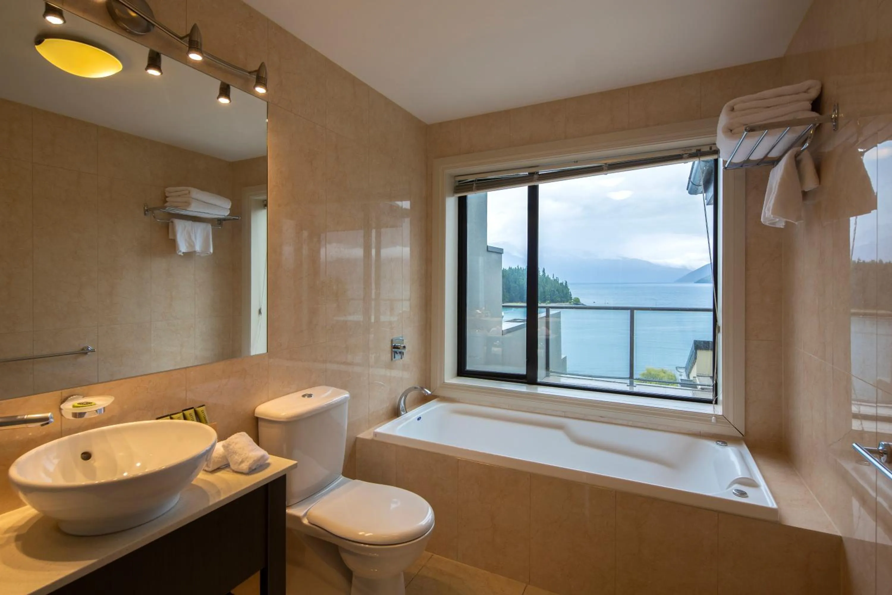 Toilet in Peppers Beacon