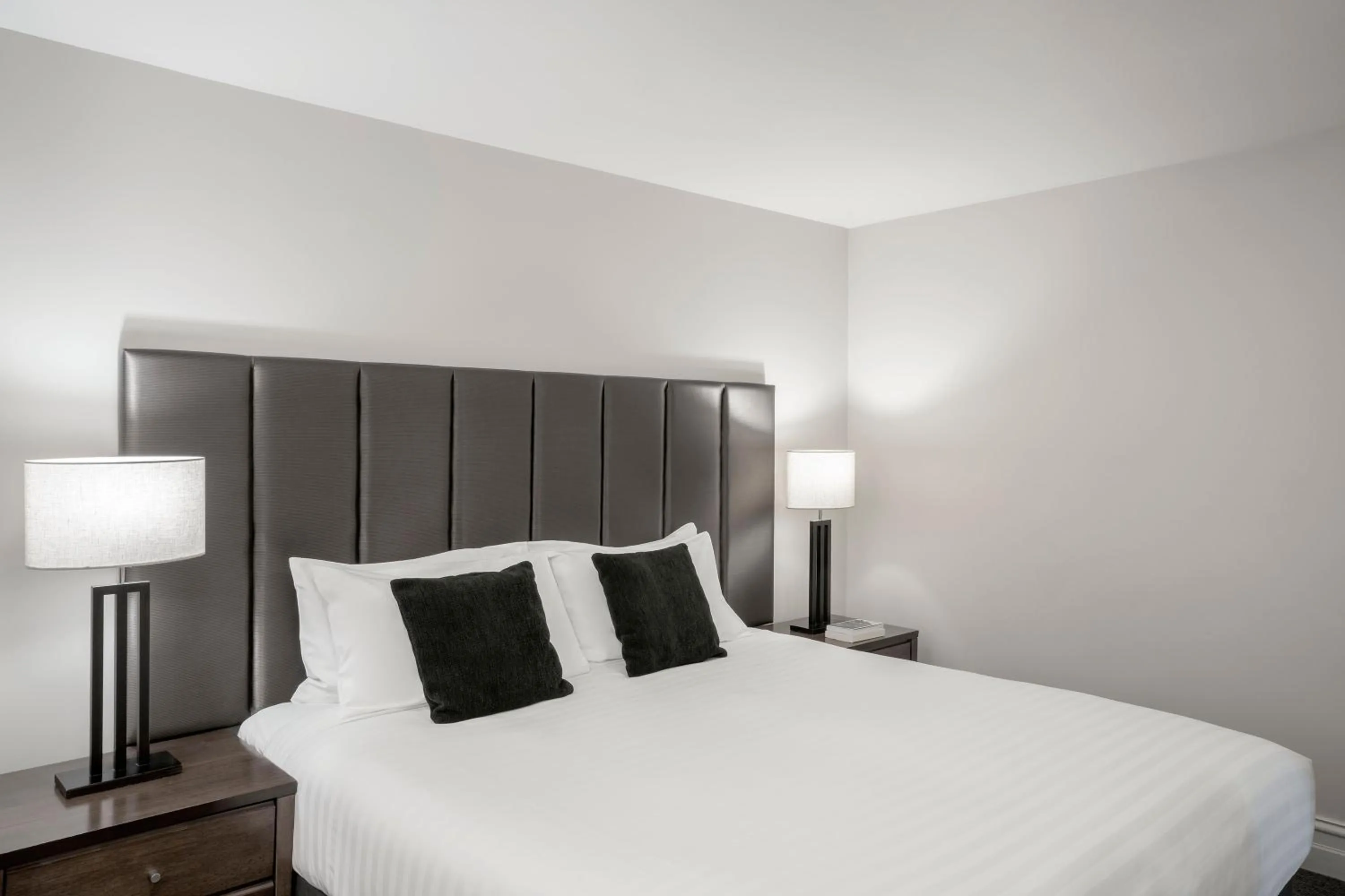 Bedroom, Bed in Peppers Beacon