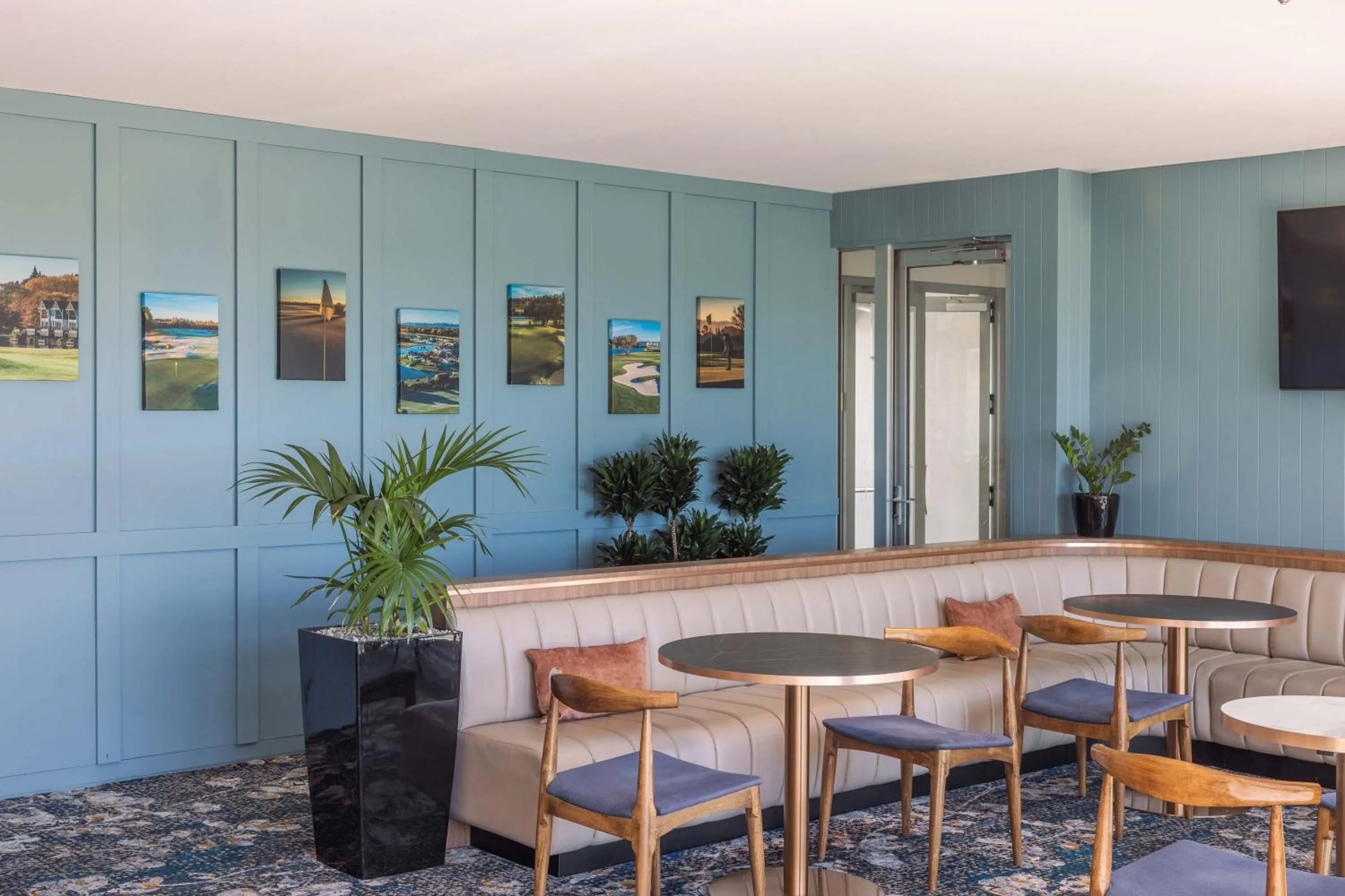 Restaurant/places to eat in Peppers Clearwater Resort