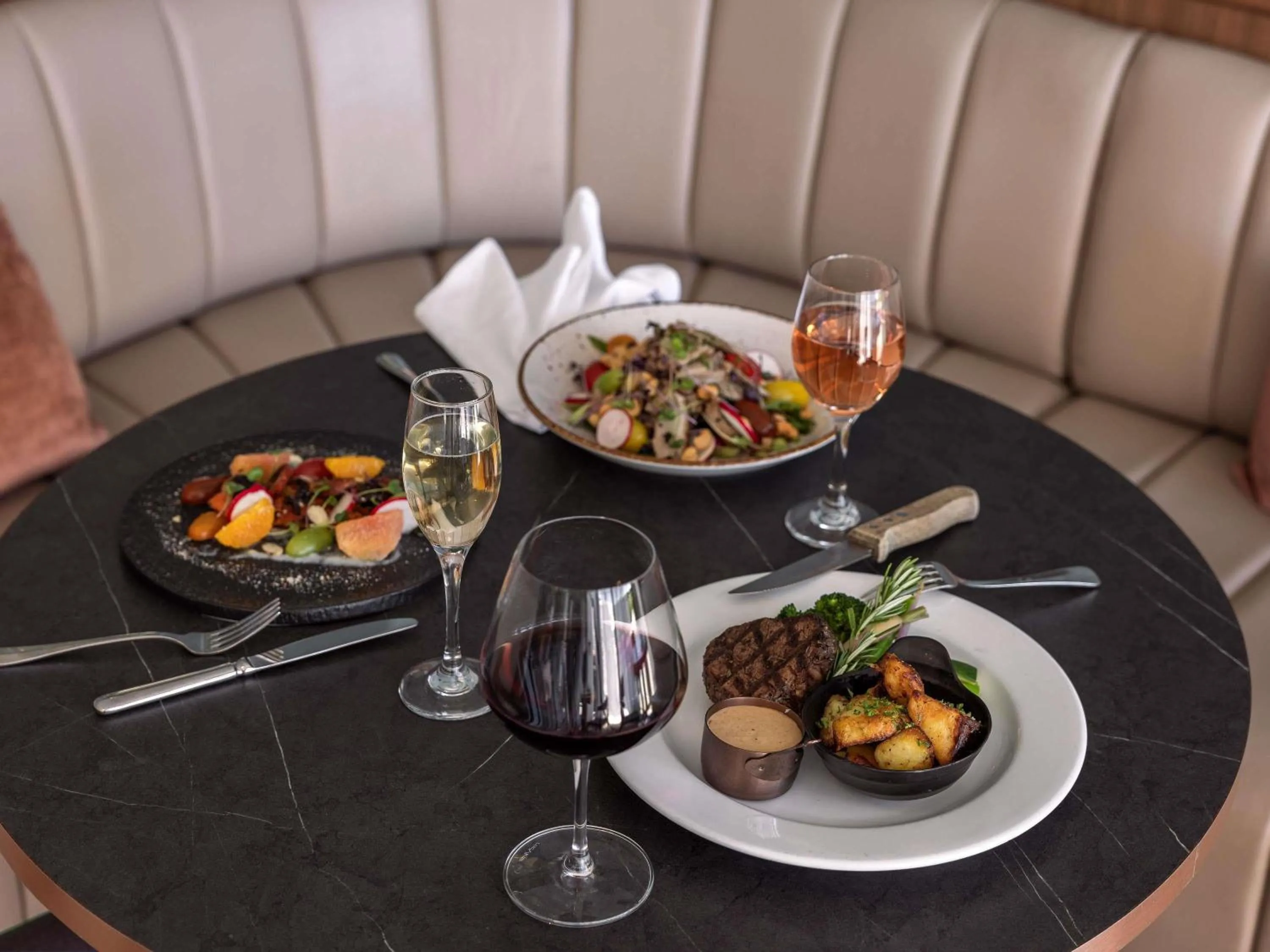 Lounge or bar in Peppers Clearwater Resort