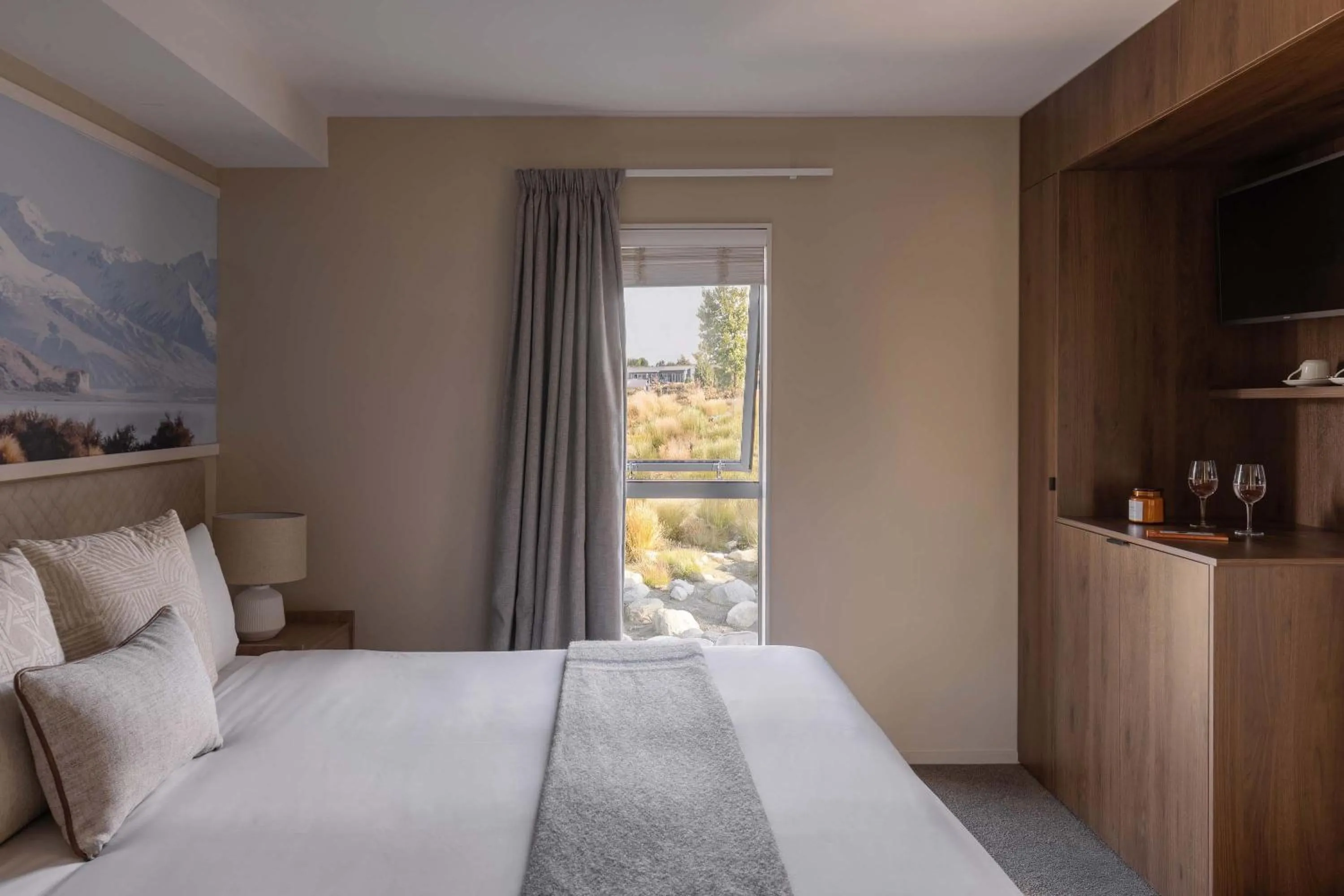 Bed in Peppers Bluewater Resort