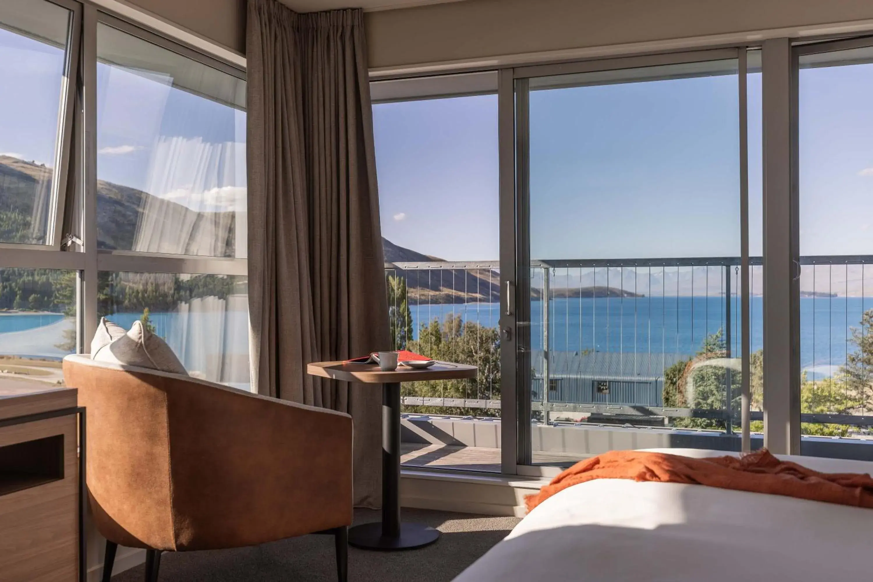 Deluxe Double or Twin Room with Lake View in Peppers Bluewater Resort Deluxe Double or Twin Room with Lake View in Peppers Bluewater Resort