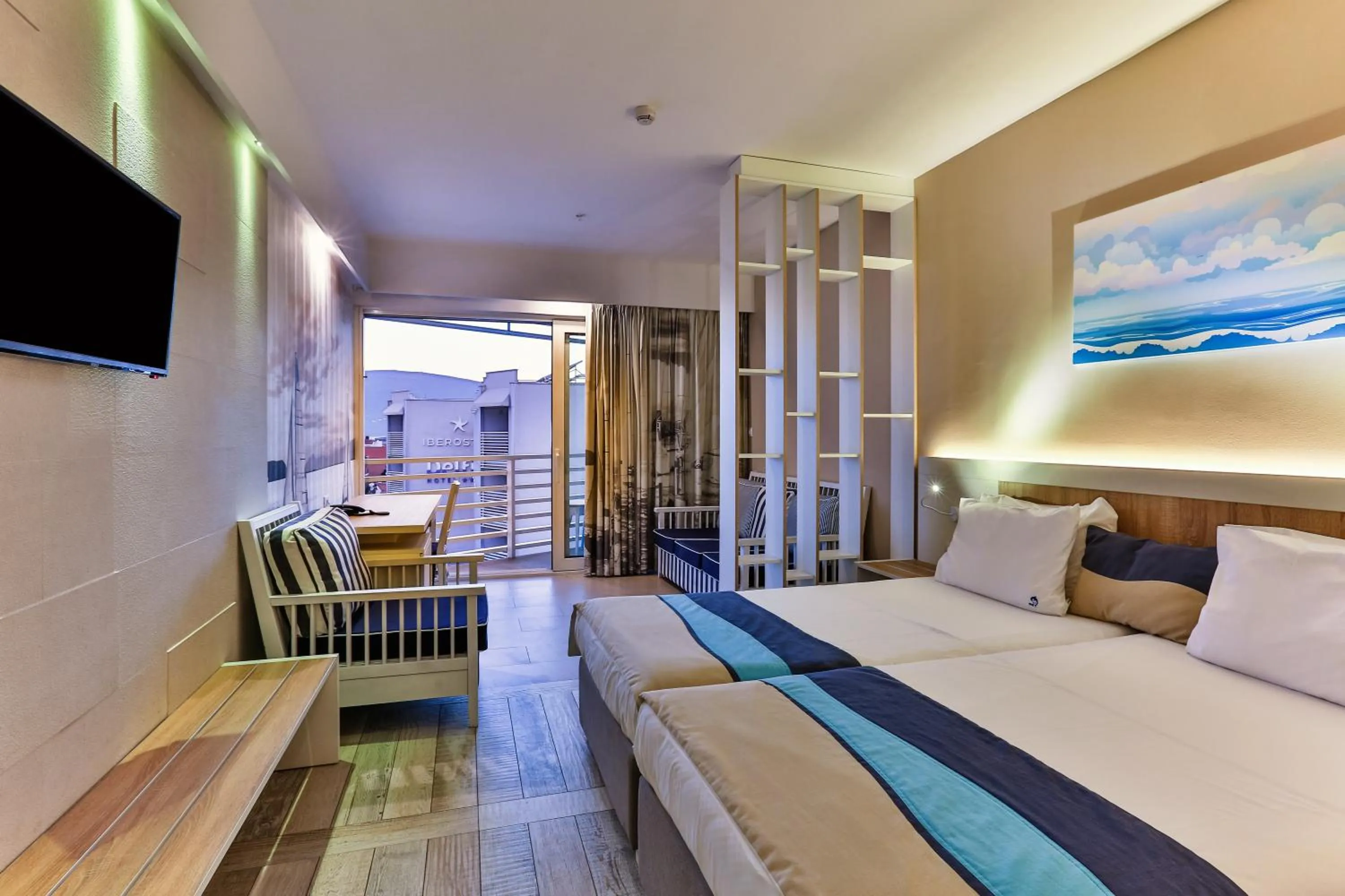 Bedroom, Bed in Carine Hotel Delfin