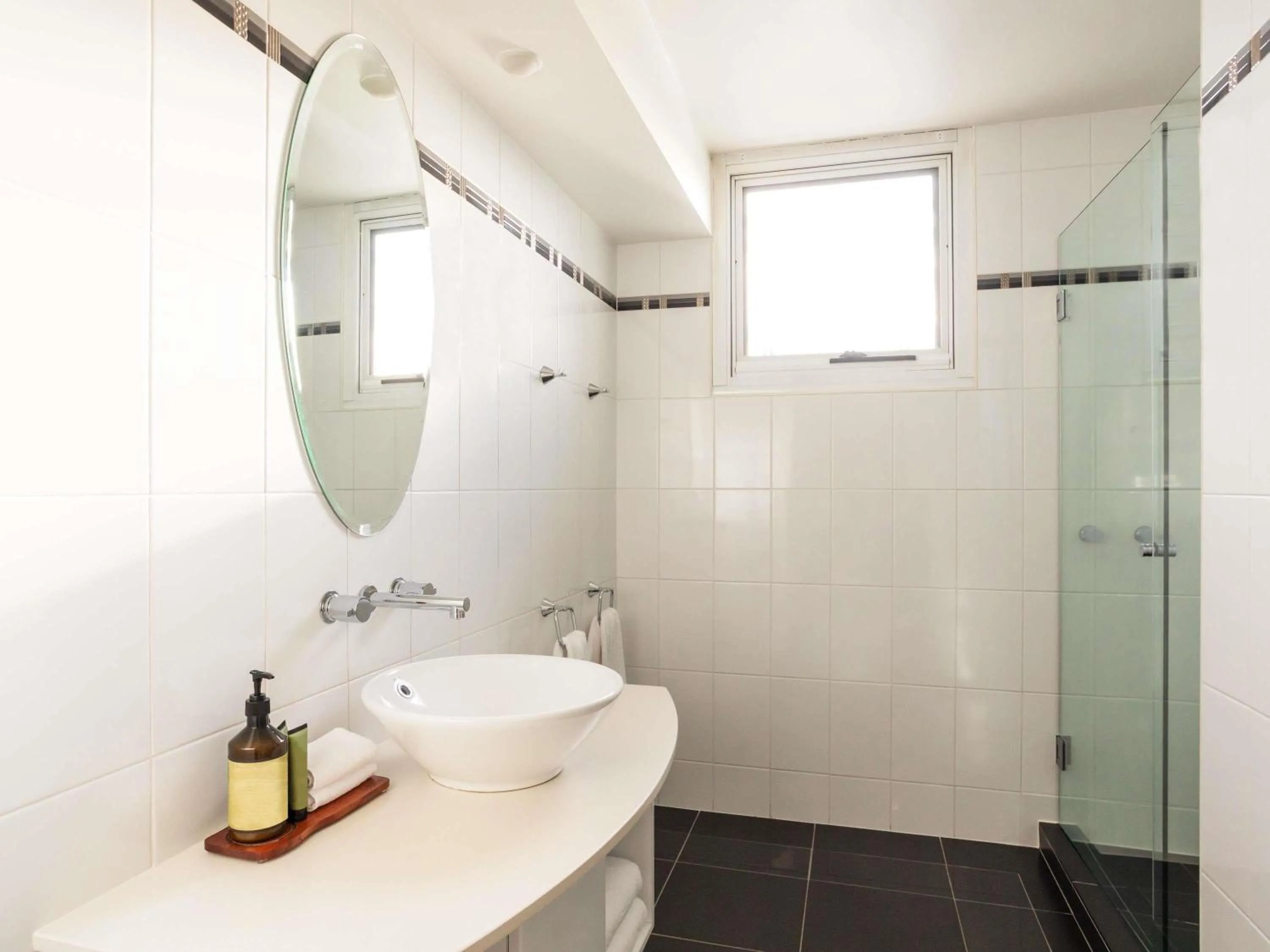 Bedroom in Peppers Seaport Launceston