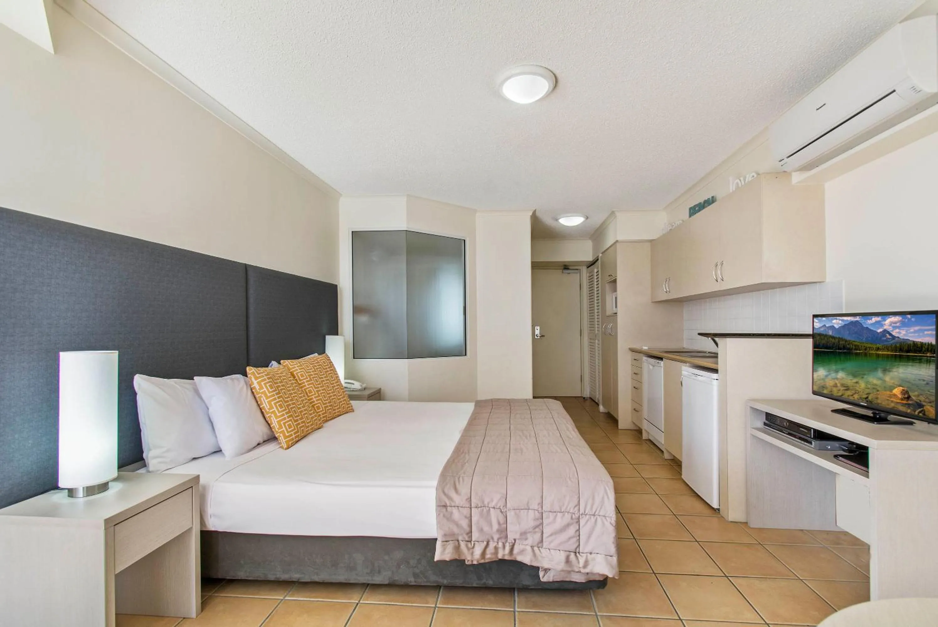 Bed in BreakFree Alexandra Beach