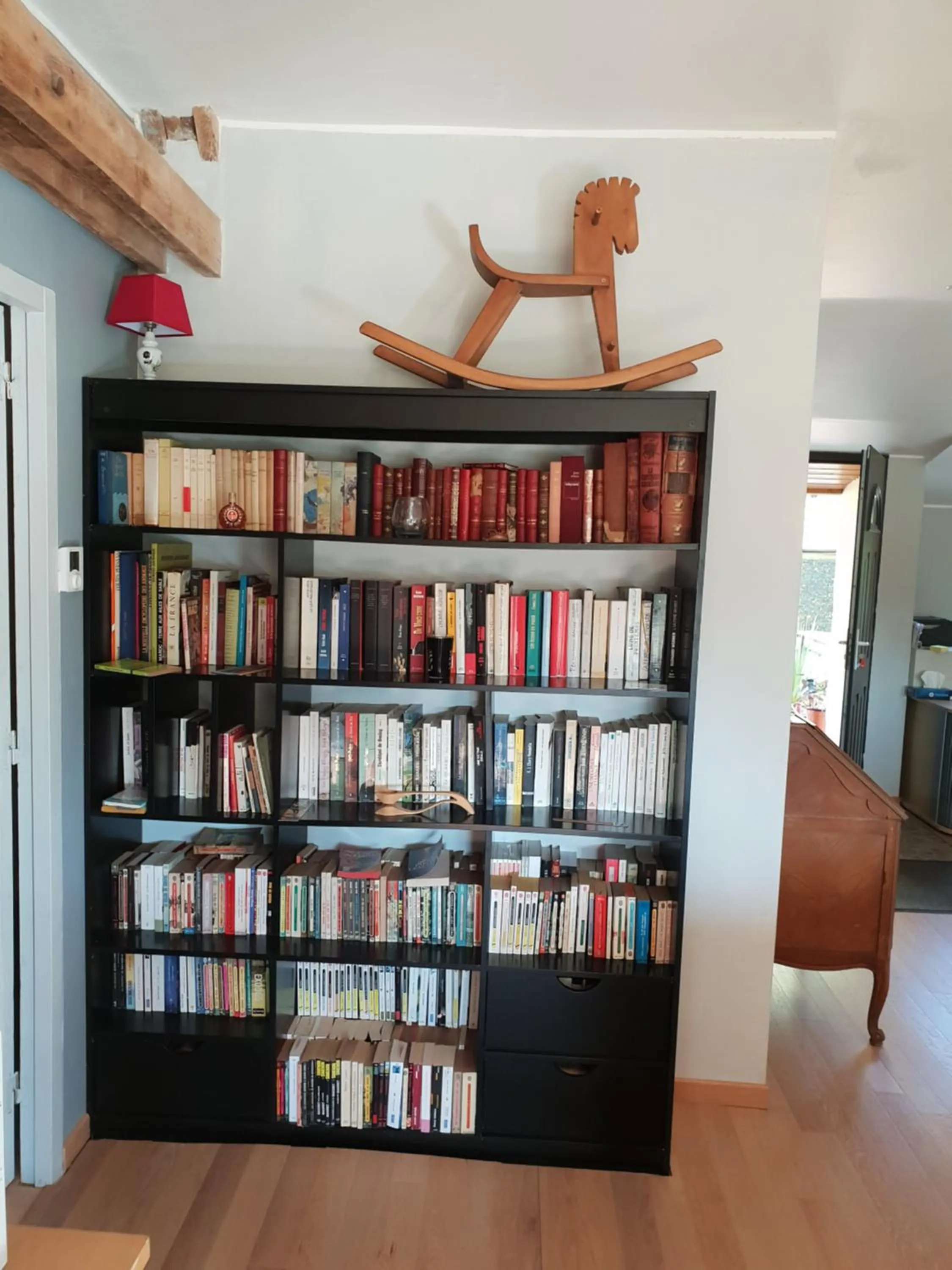 Library in Gîte et Chambre d'hôte de l'élevage du Lattay